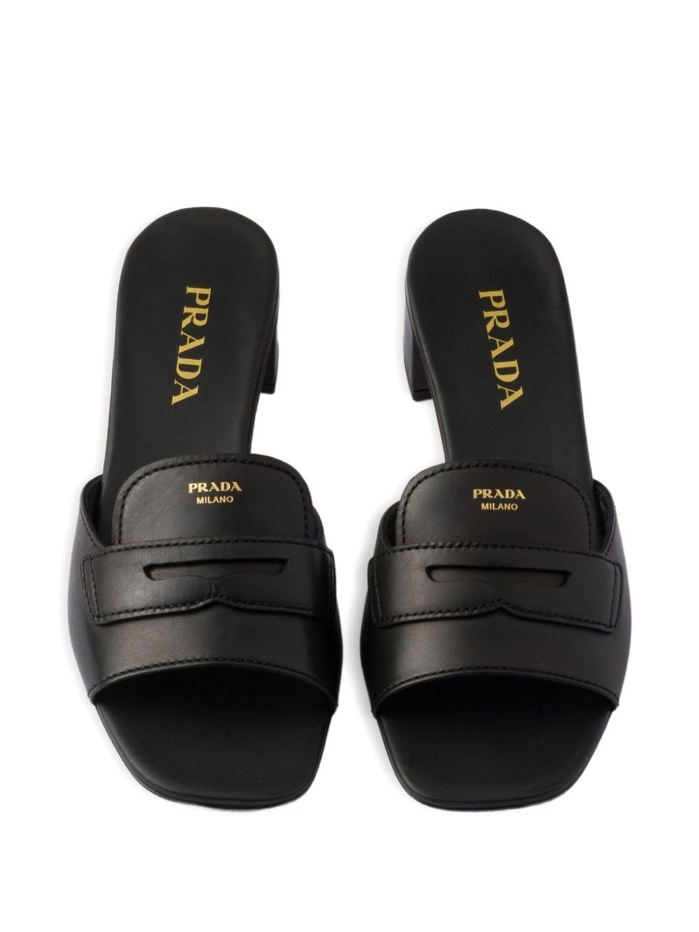 leather sandals Product Image