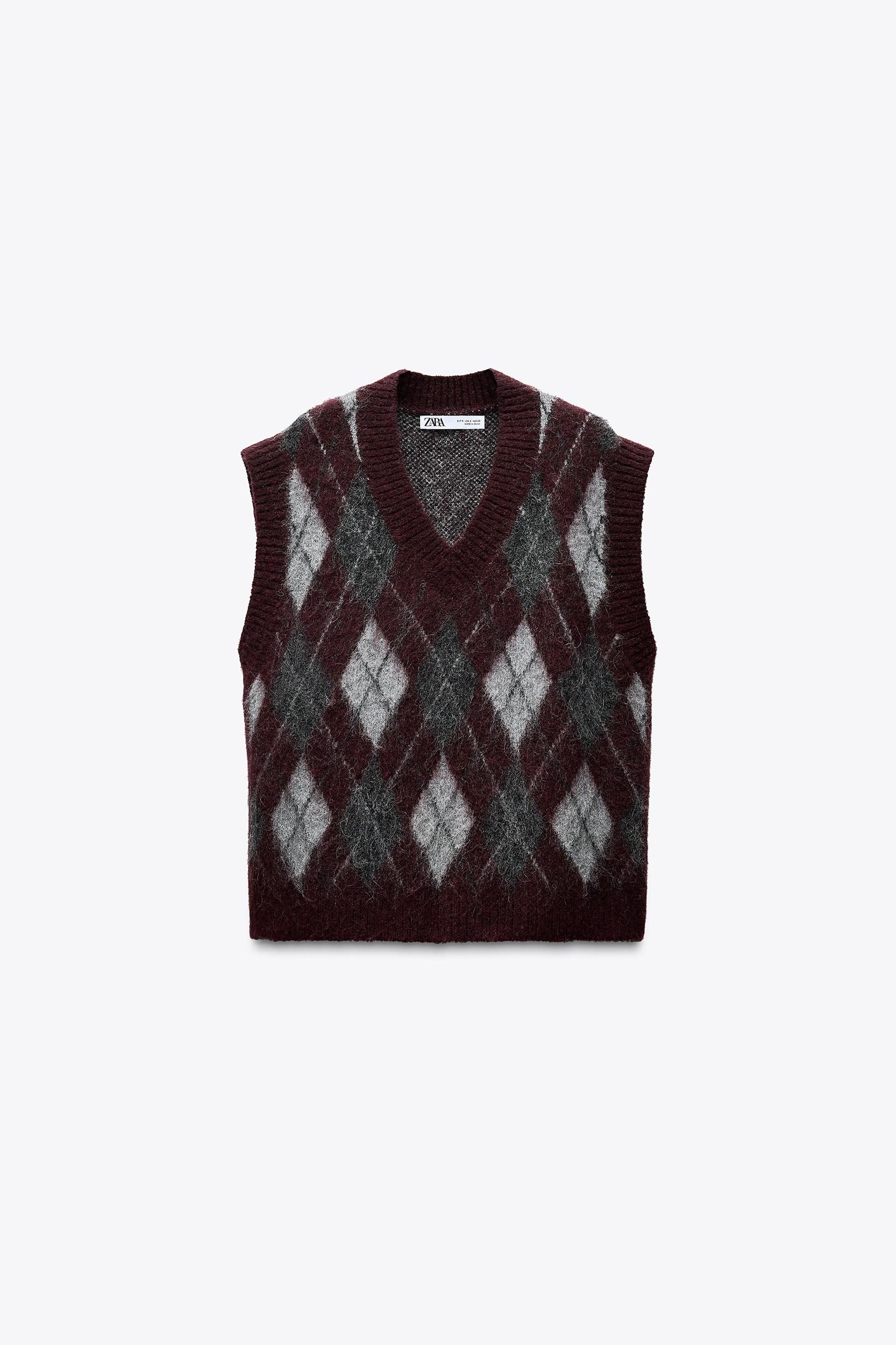 ARGYLE KNIT SWEATER VEST Product Image
