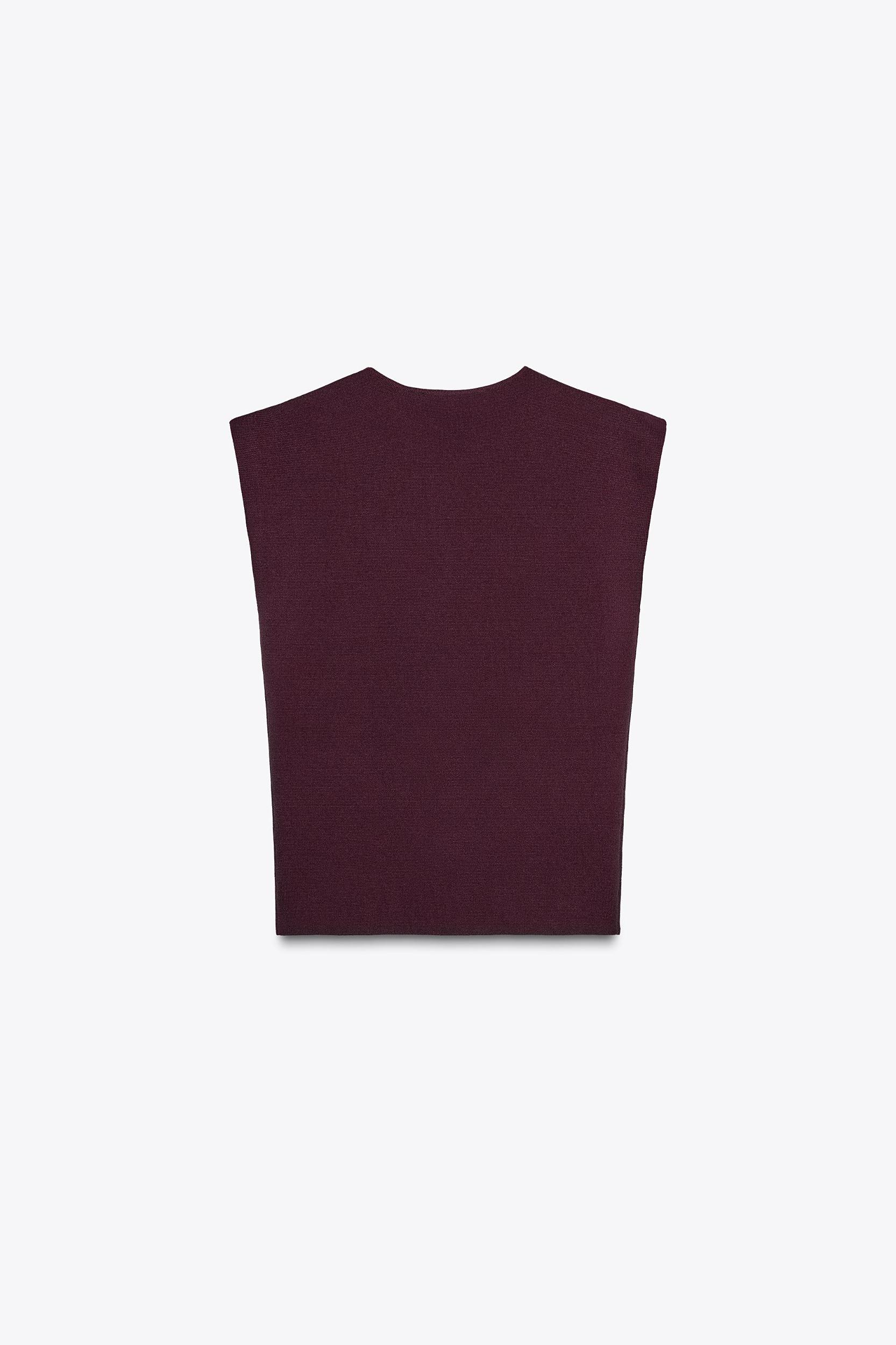 KNIT TOP WITH GOLDEN APPLIQUÉ Product Image