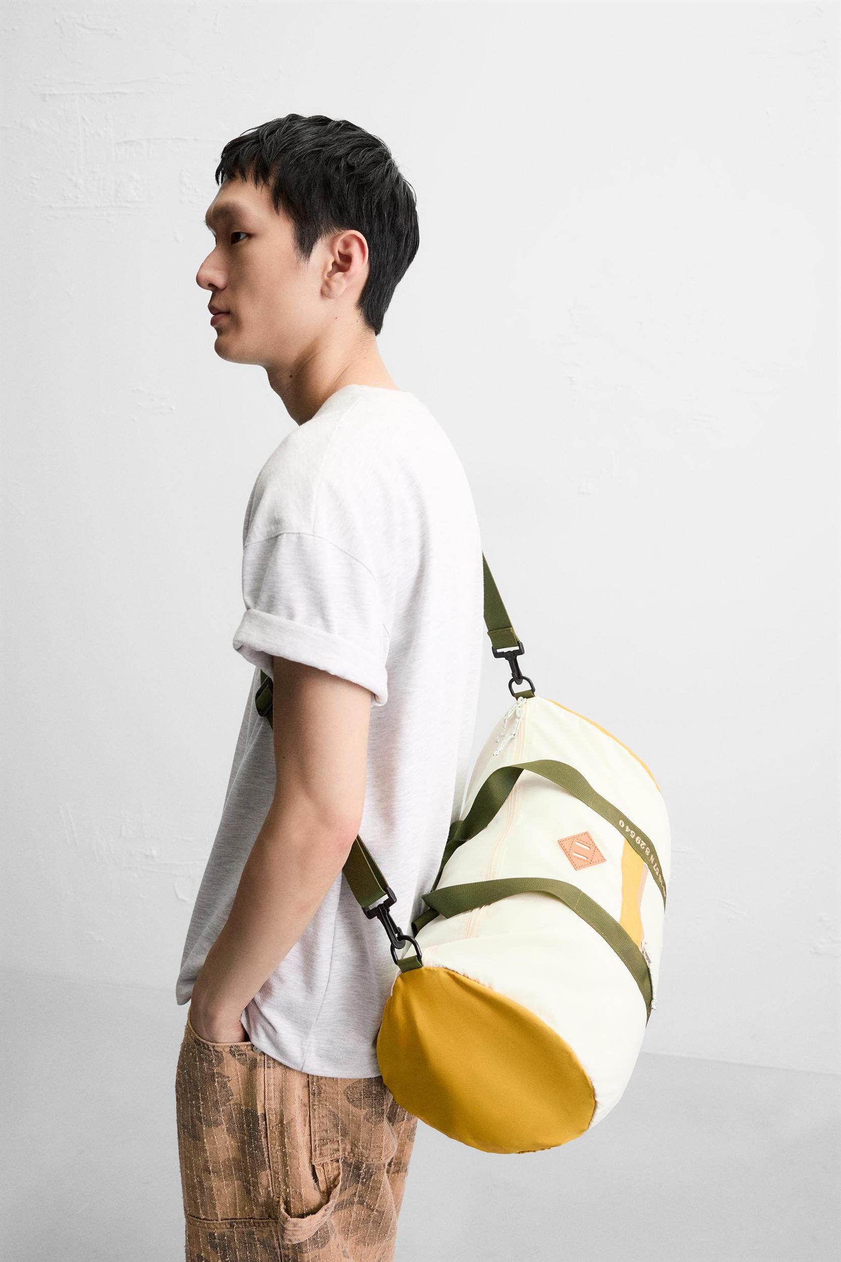 CONTRAST TRAVEL BAG Product Image