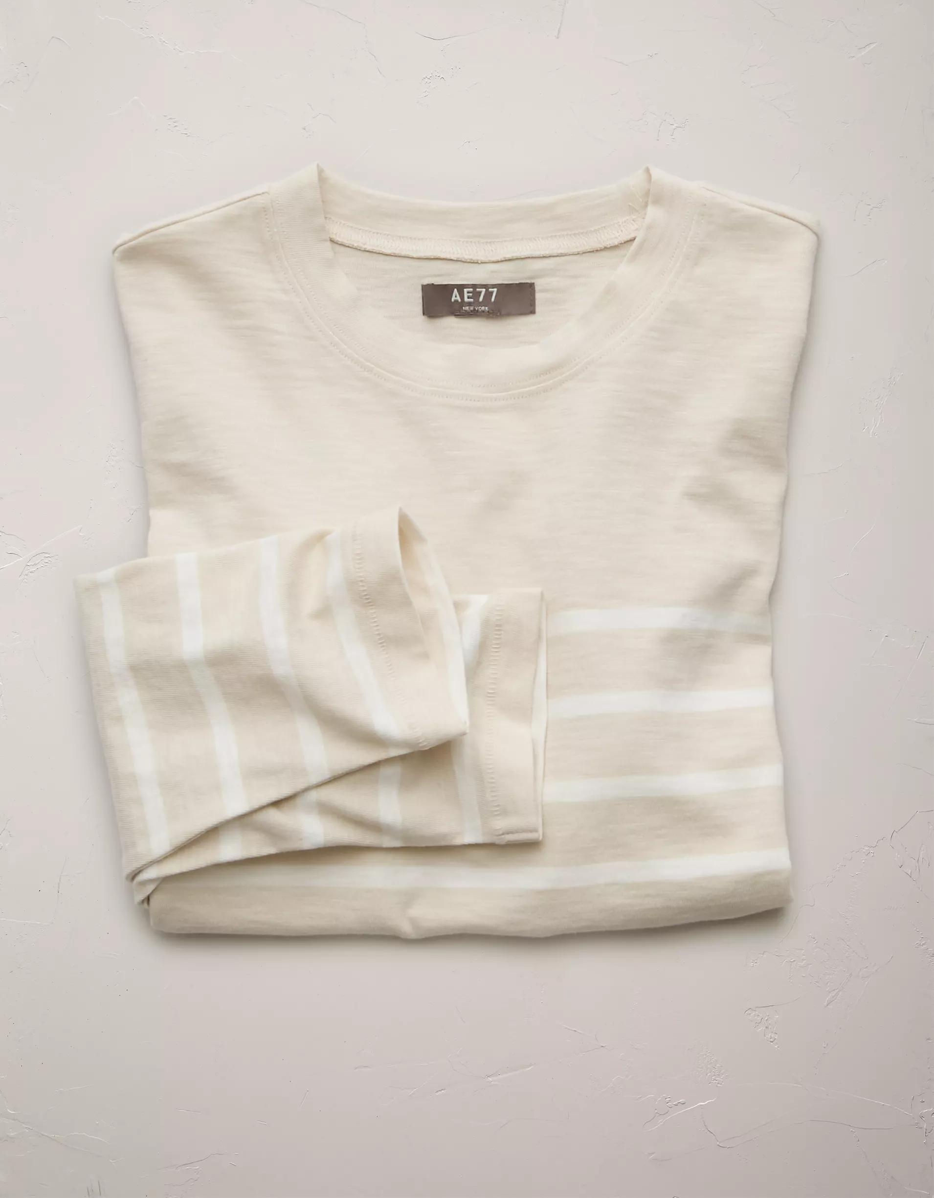 AE77 Premium Boxy Long-Sleeve T-Shirt Product Image