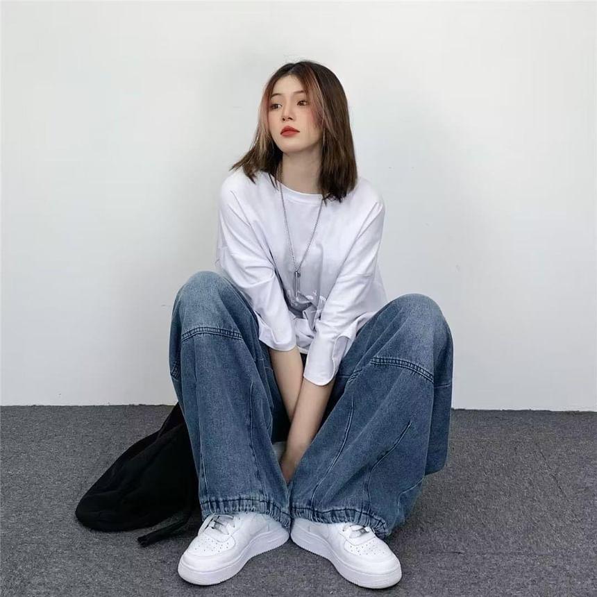 Low Rise Washed Wide Leg Cargo Jeans Product Image