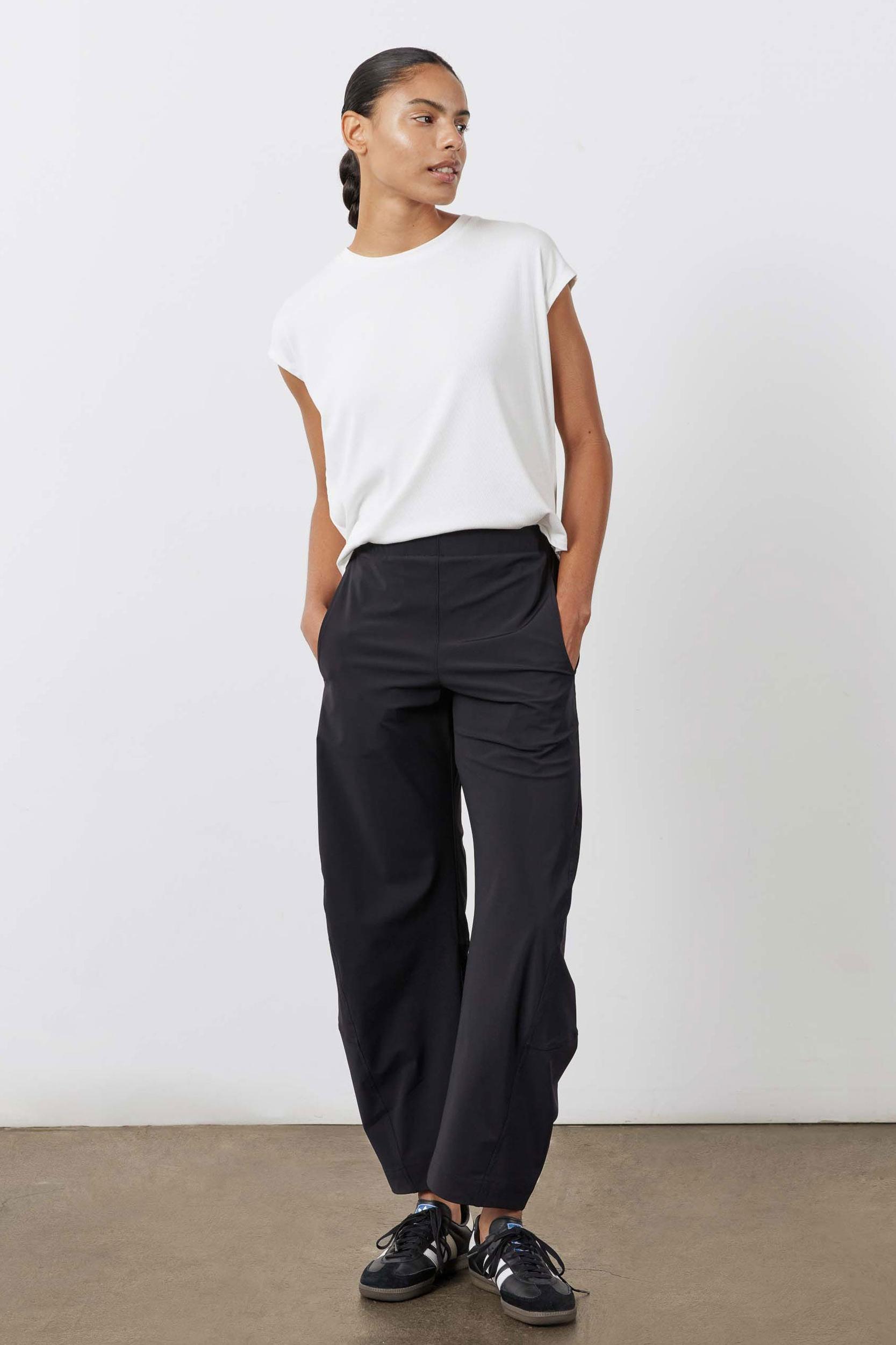 The Ribbed Tuck-In Tee Product Image