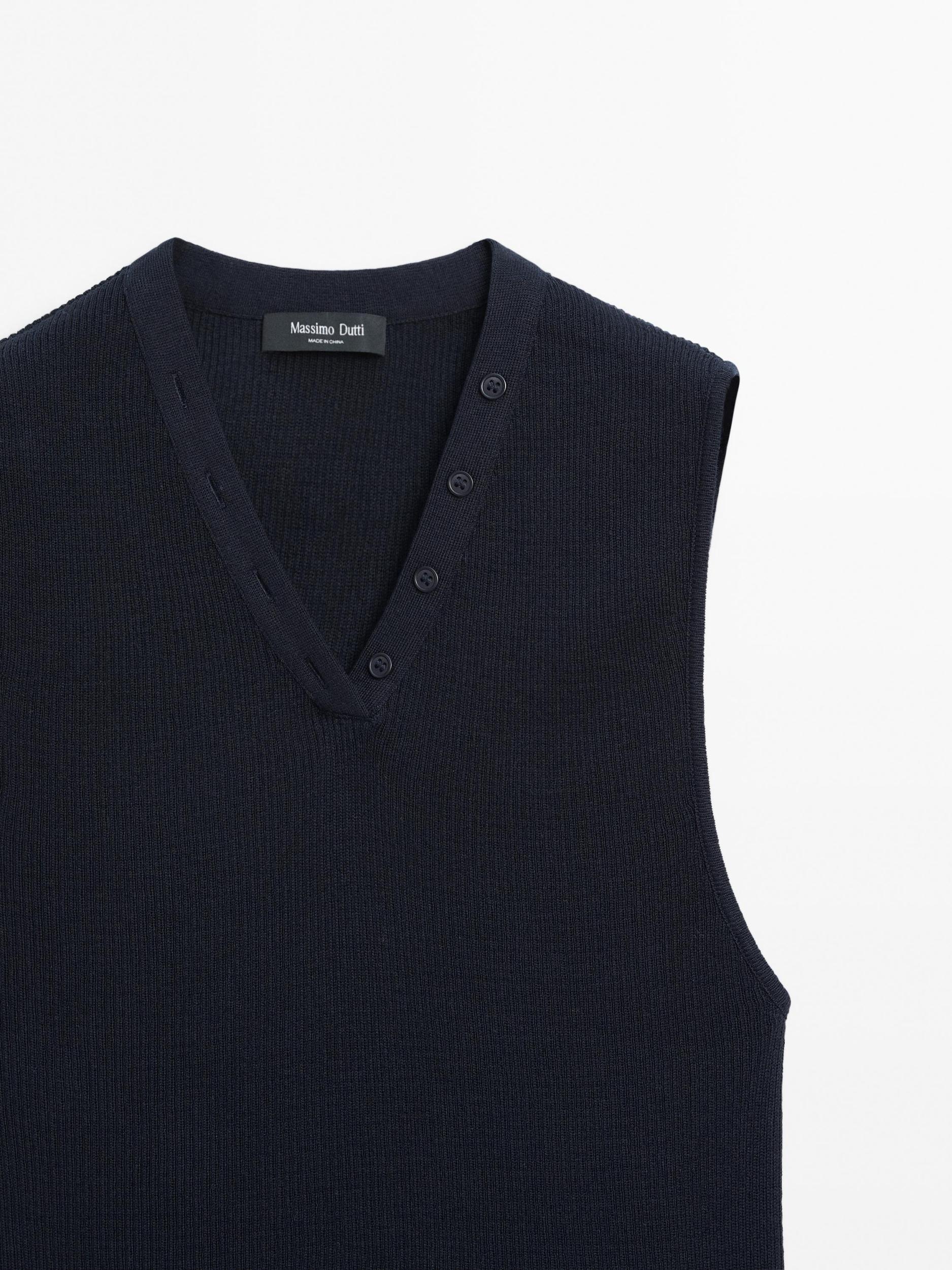 Ribbed top with collar detail Product Image