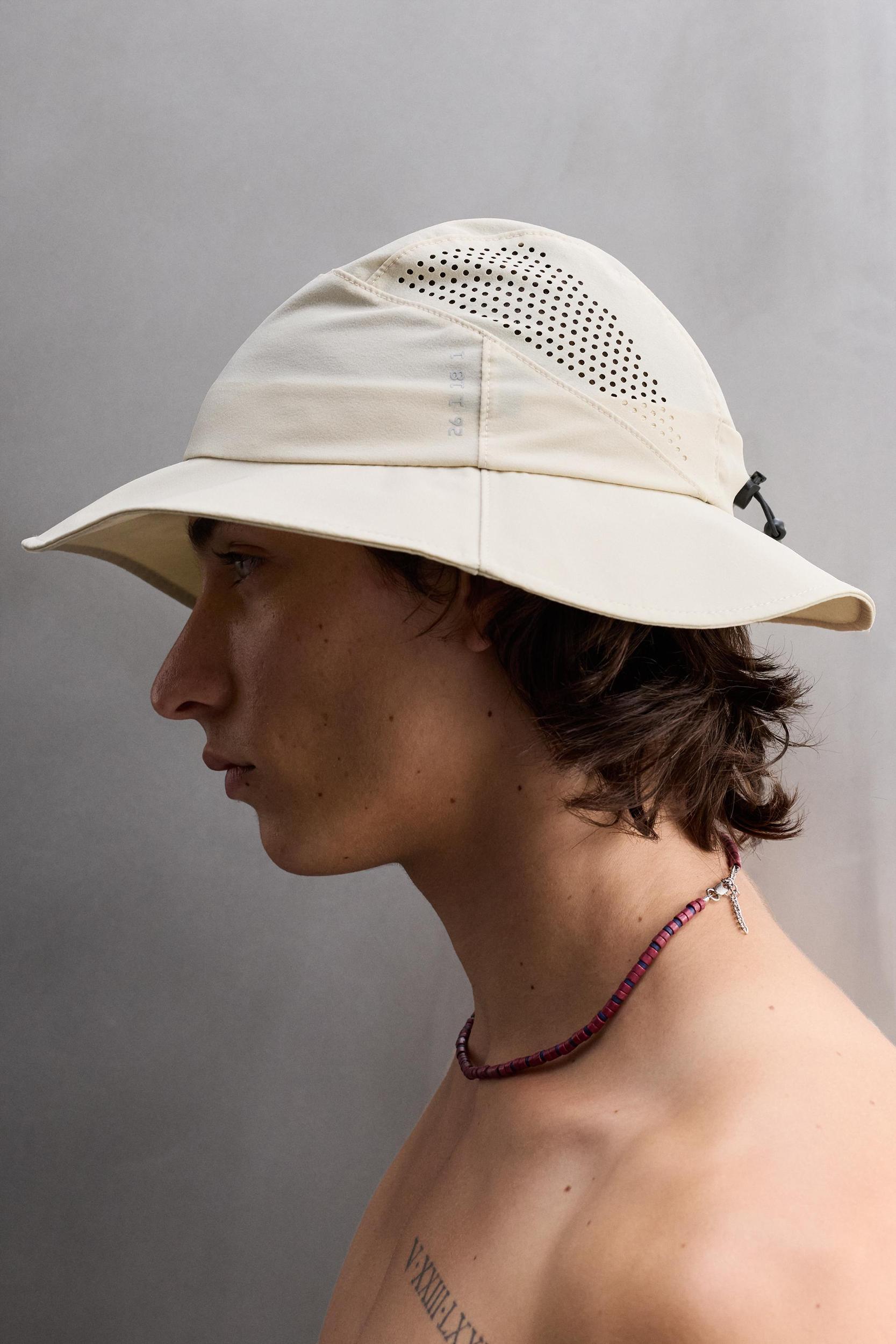TECHNICAL BUCKET HAT Product Image
