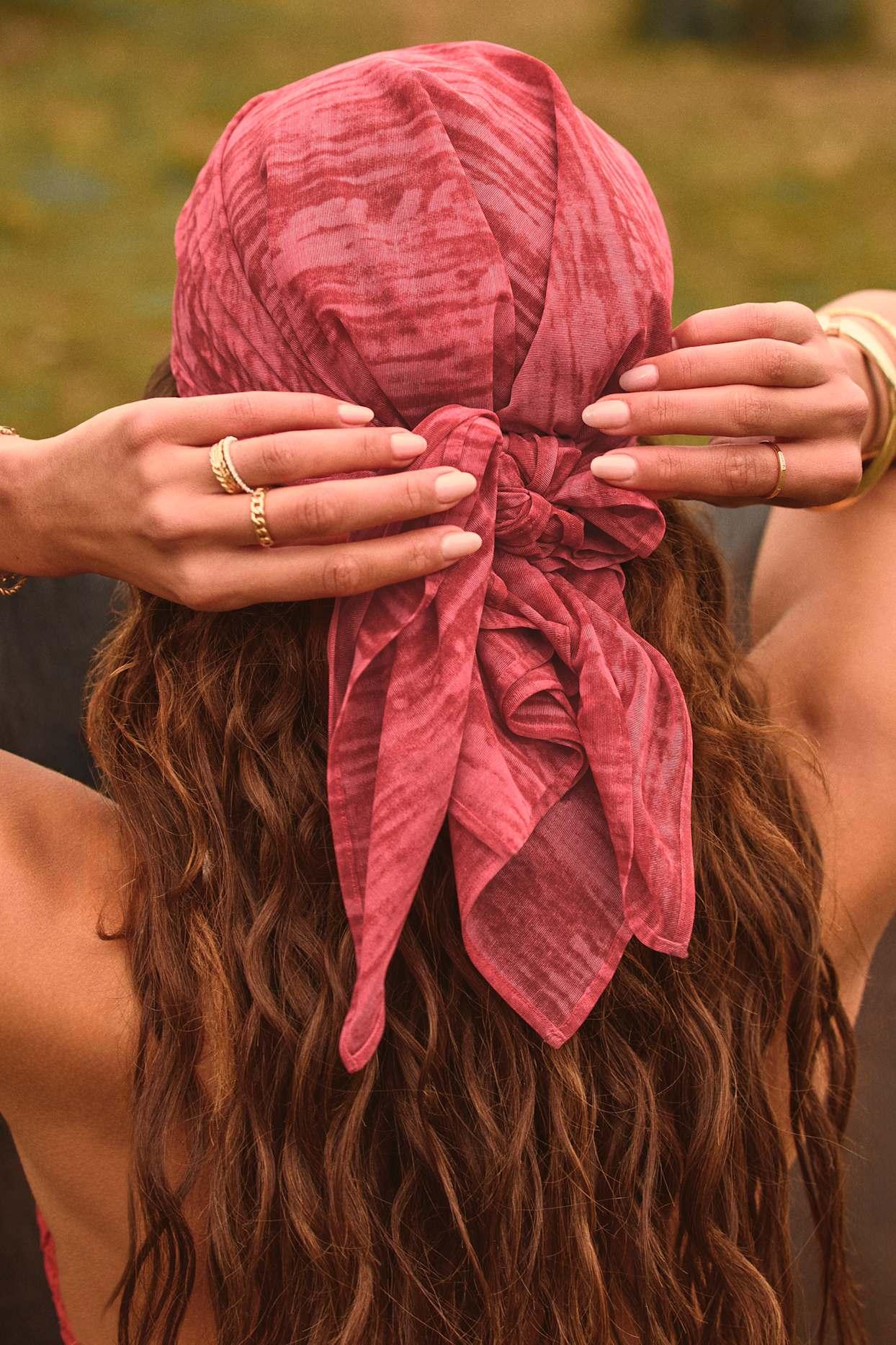 Headscarf in Red Print Product Image