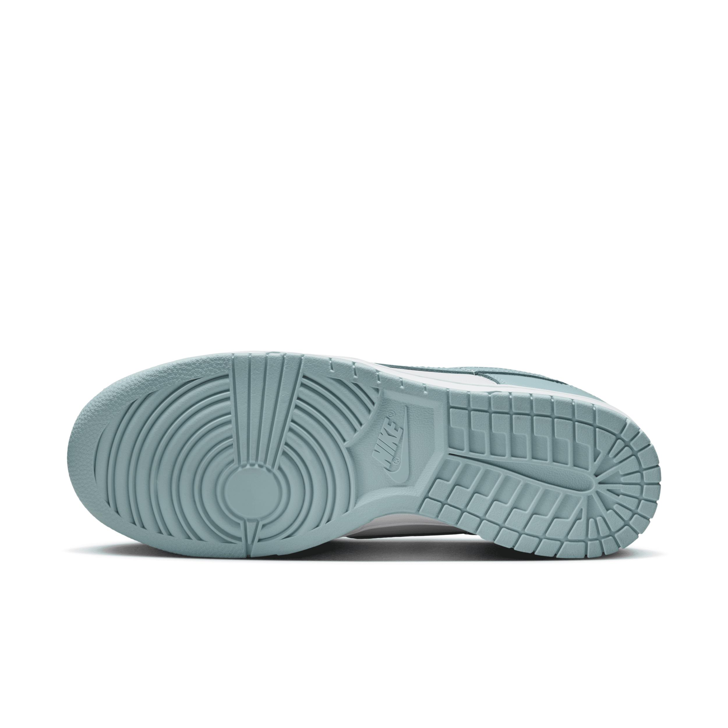 Nike Men's Dunk Low Retro Shoes Product Image
