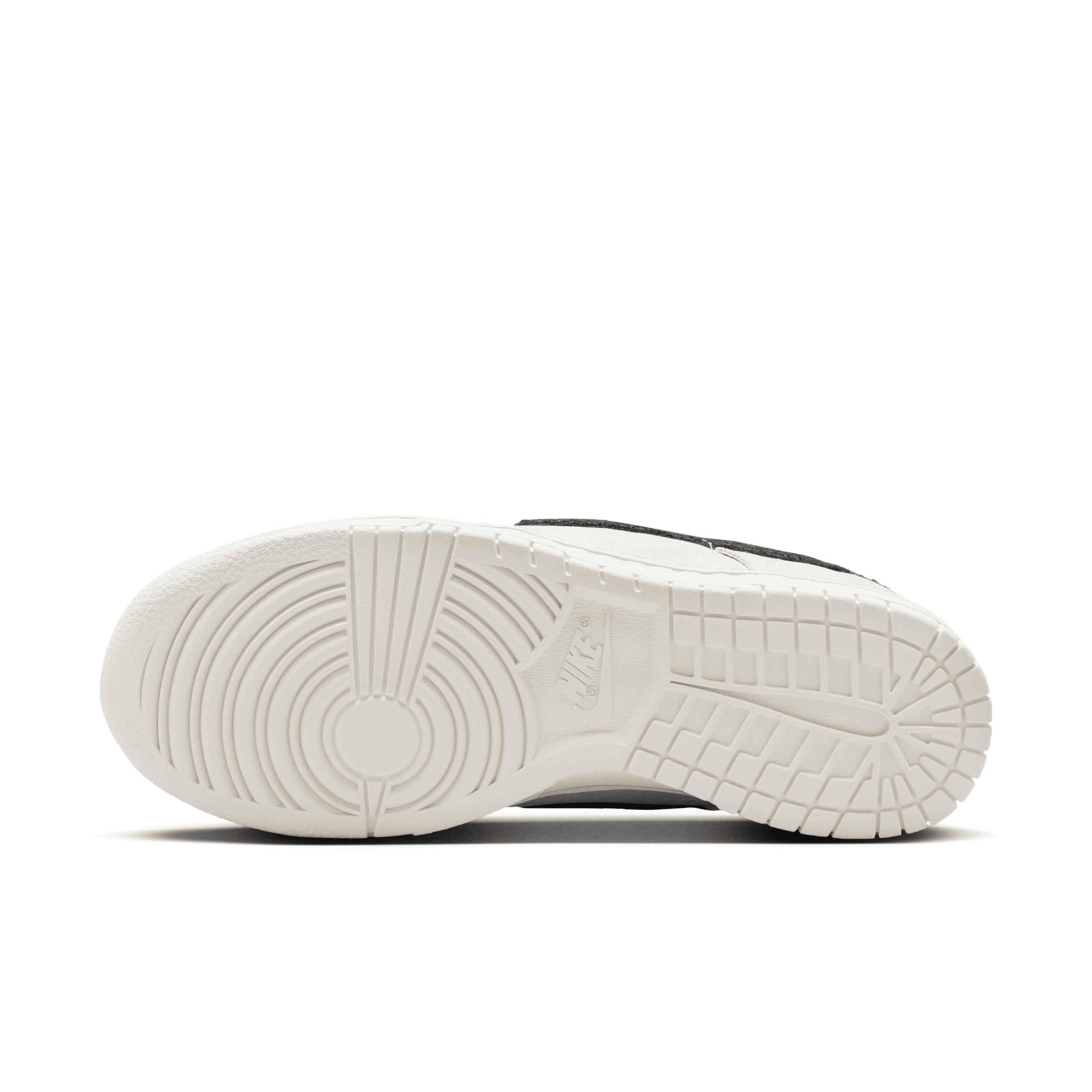 Nike Womens Dunk Low SE Shoes | HQ3502-100 Product Image