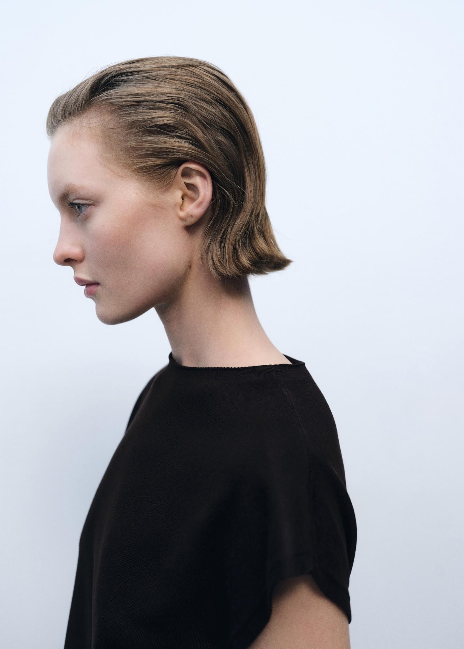 Sleeveless fine-knit sweater - Women | MANGO USA Product Image