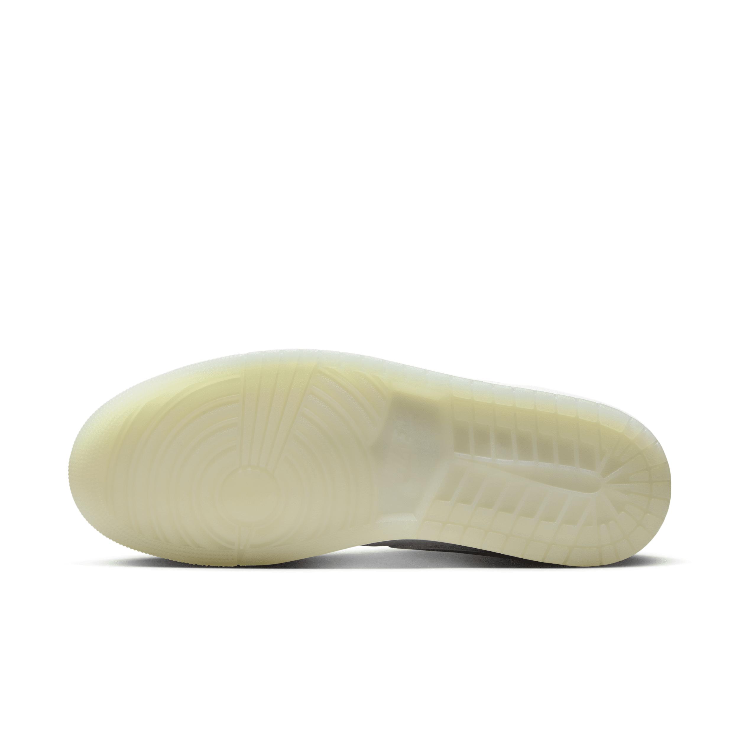 Men's Air Jordan 1 Mid SE Shoes Product Image