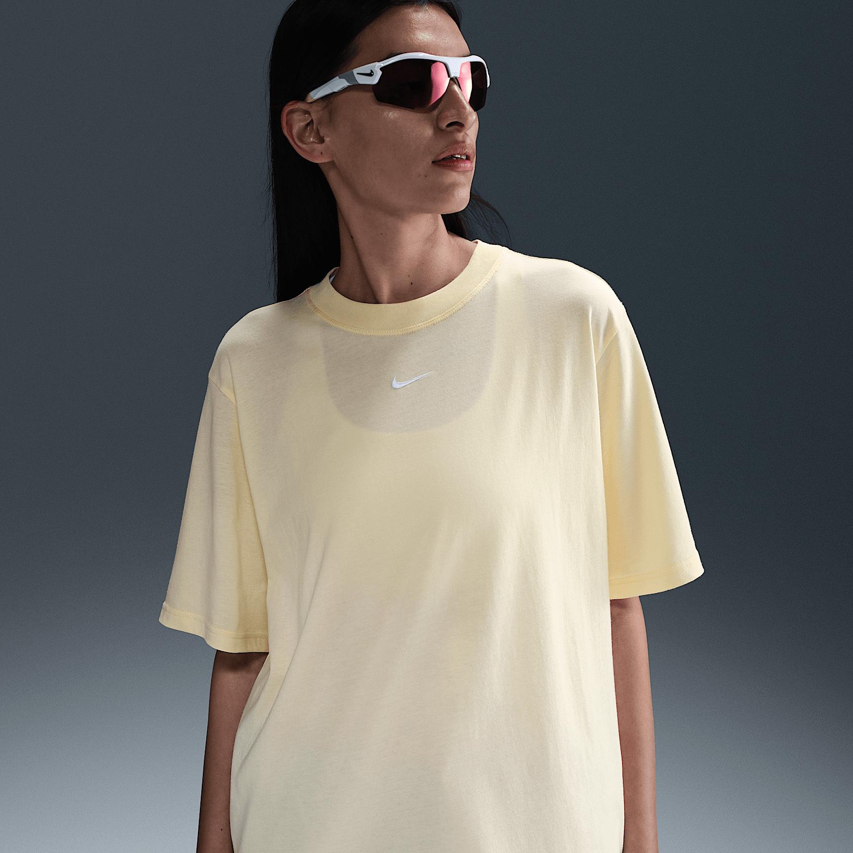 Nike Sportswear Essential Women's T-Shirt Product Image