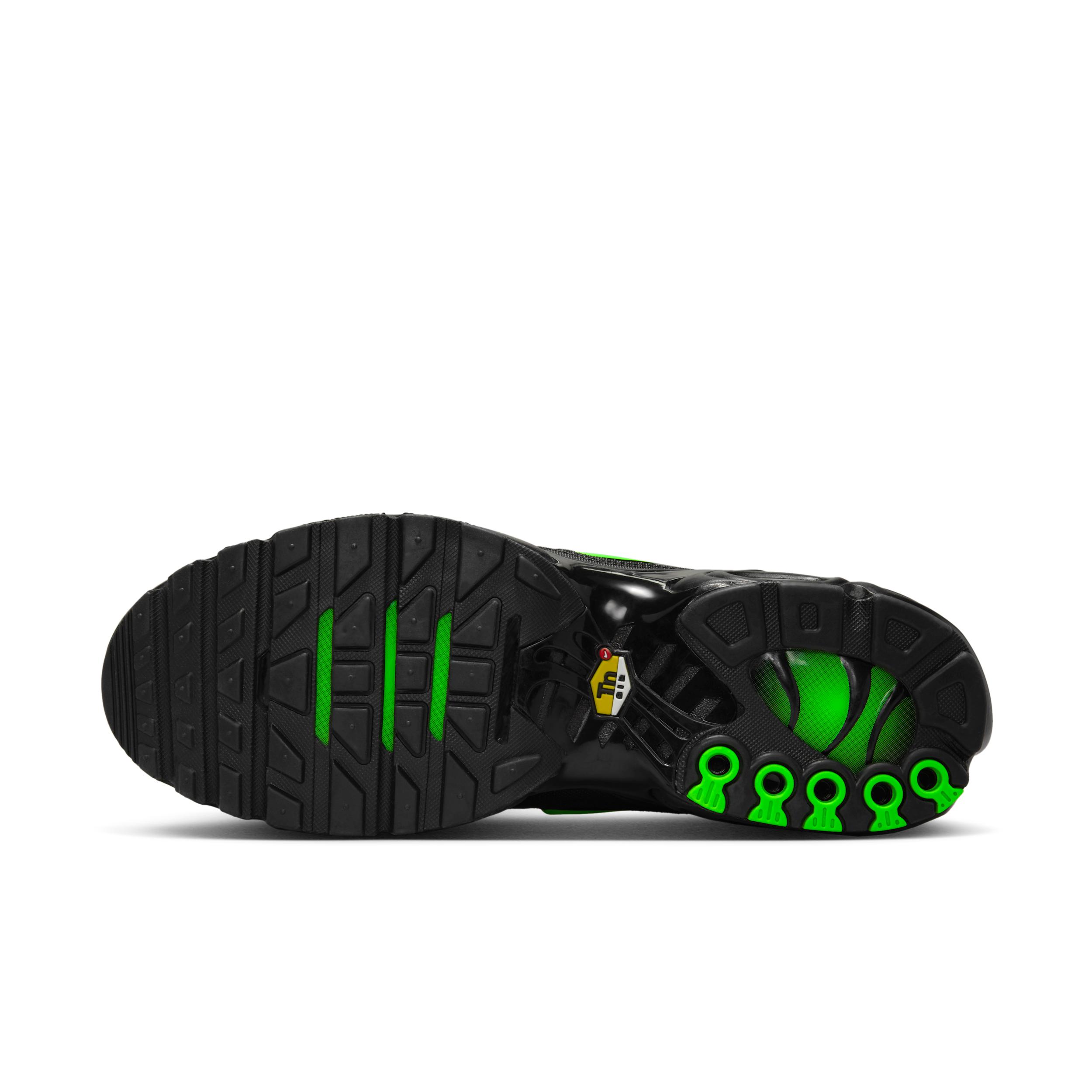 Nike Mens Air Max Plus Shoes | DM0032-024 Product Image