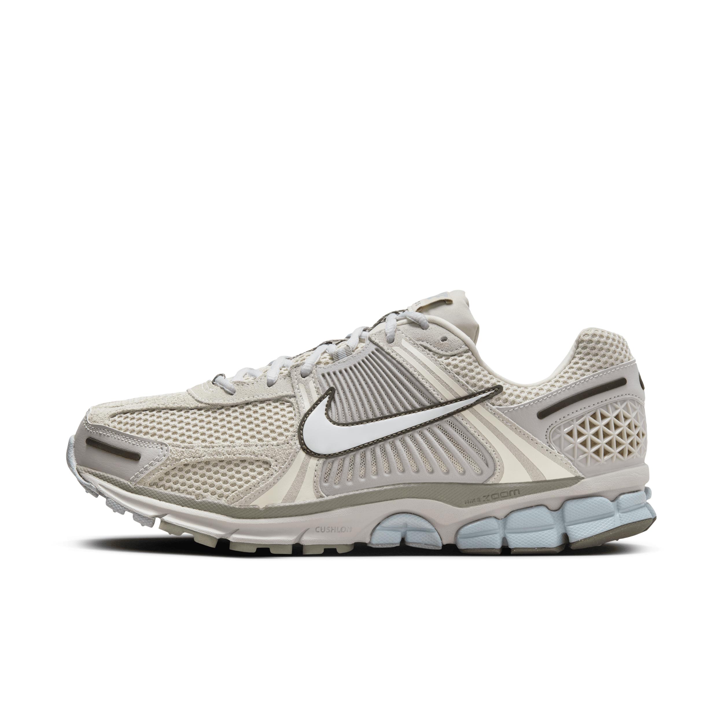 Nike Men's Zoom Vomero 5 SE Shoes Product Image