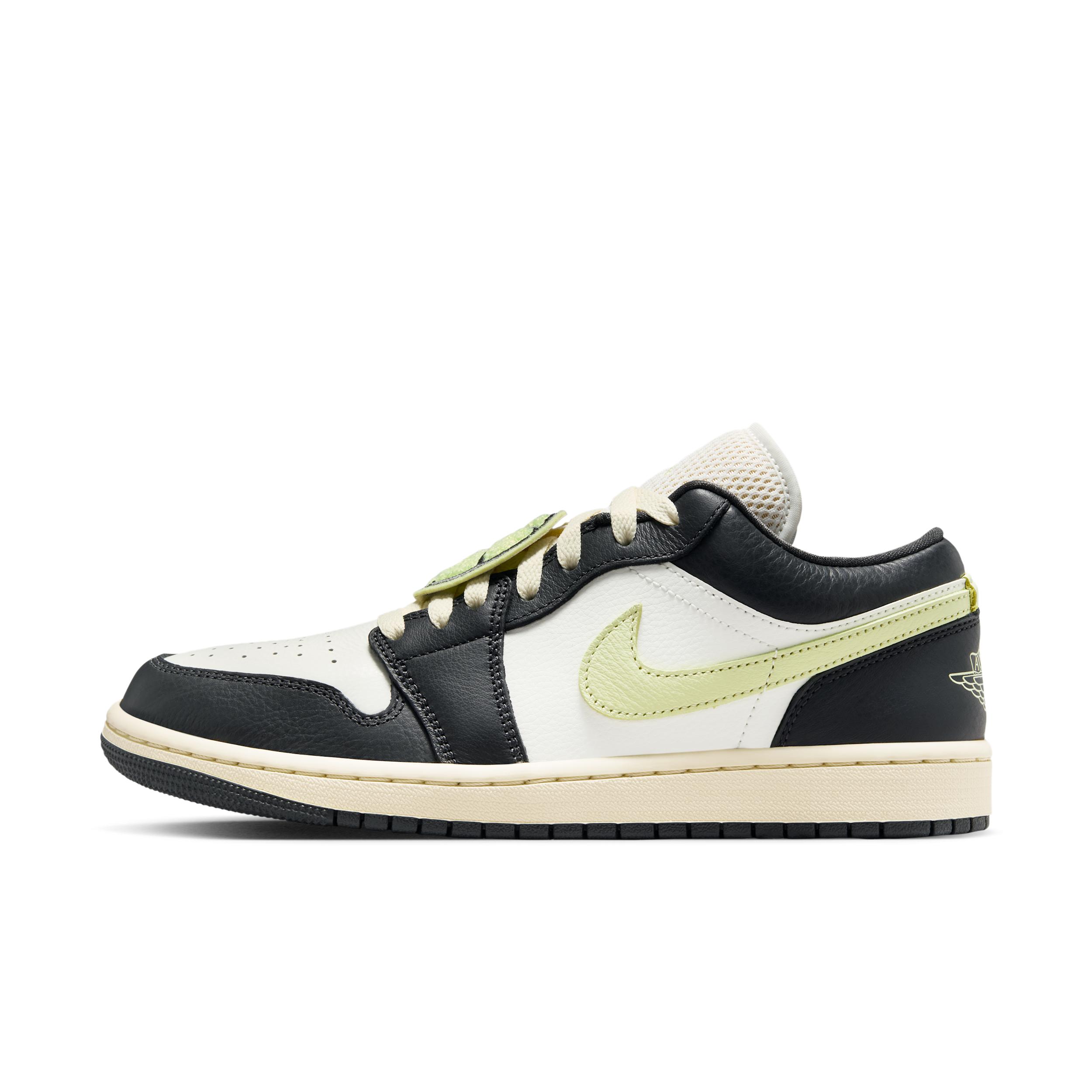 Womens Air Jordan 1 Low SE Shoes | HQ3009-003 Product Image