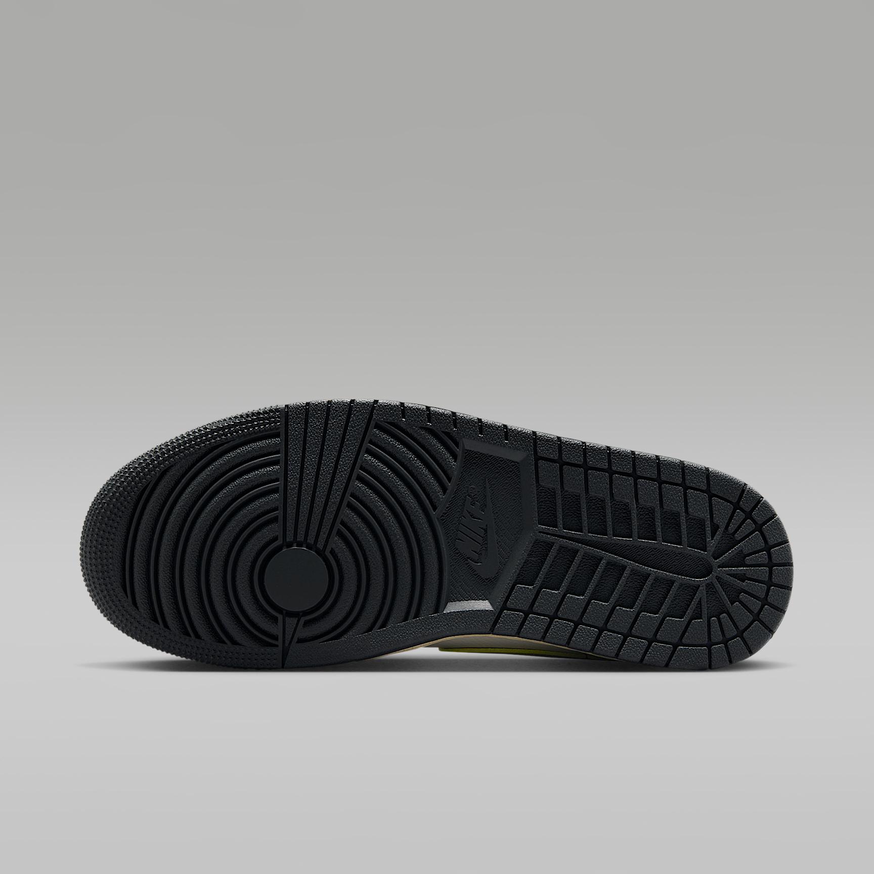 Womens Air Jordan 1 Low SE Shoes | HQ3009-003 Product Image