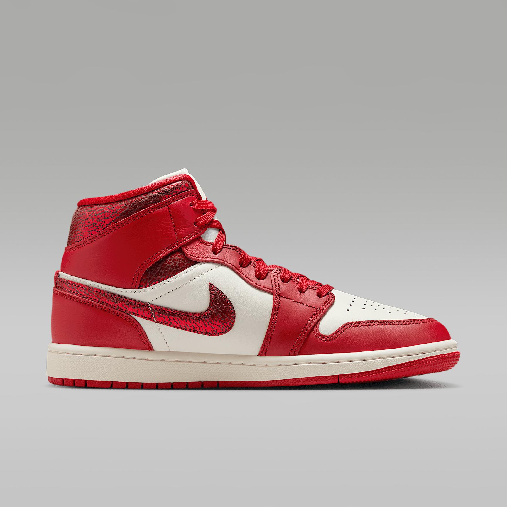 Women's Air Jordan 1 Mid SE Shoes Product Image