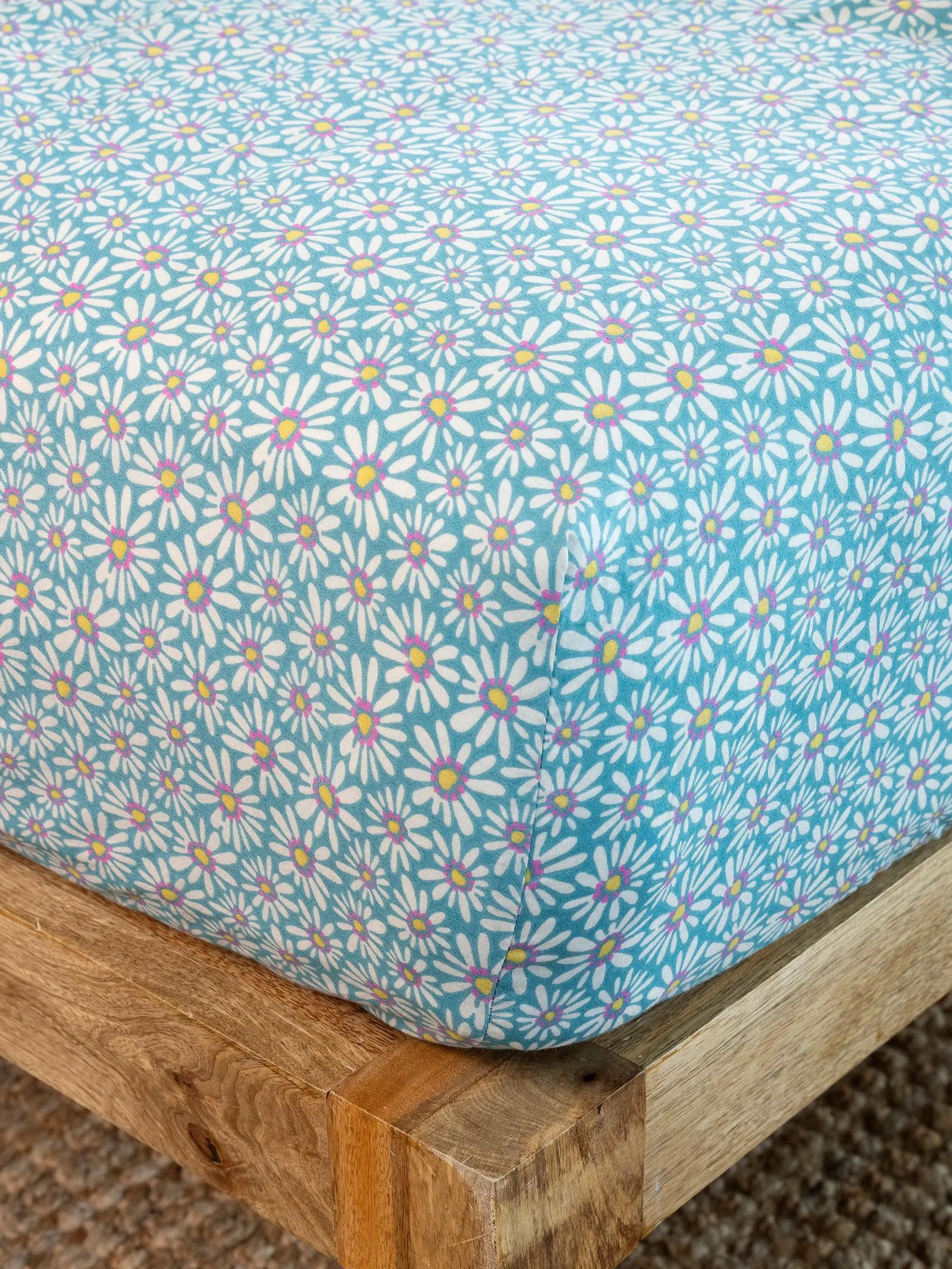 Mix & Match Cotton Fitted Sheet - Bay Daisies Product Image