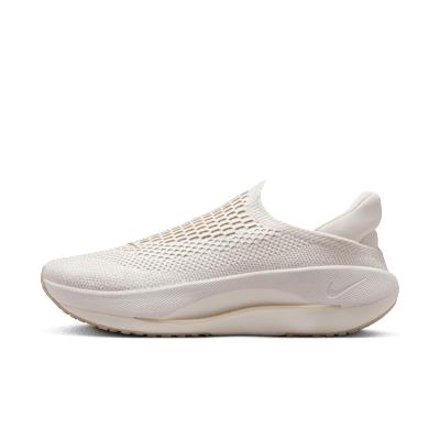Nike Women's Reina EasyOn Shoes Product Image