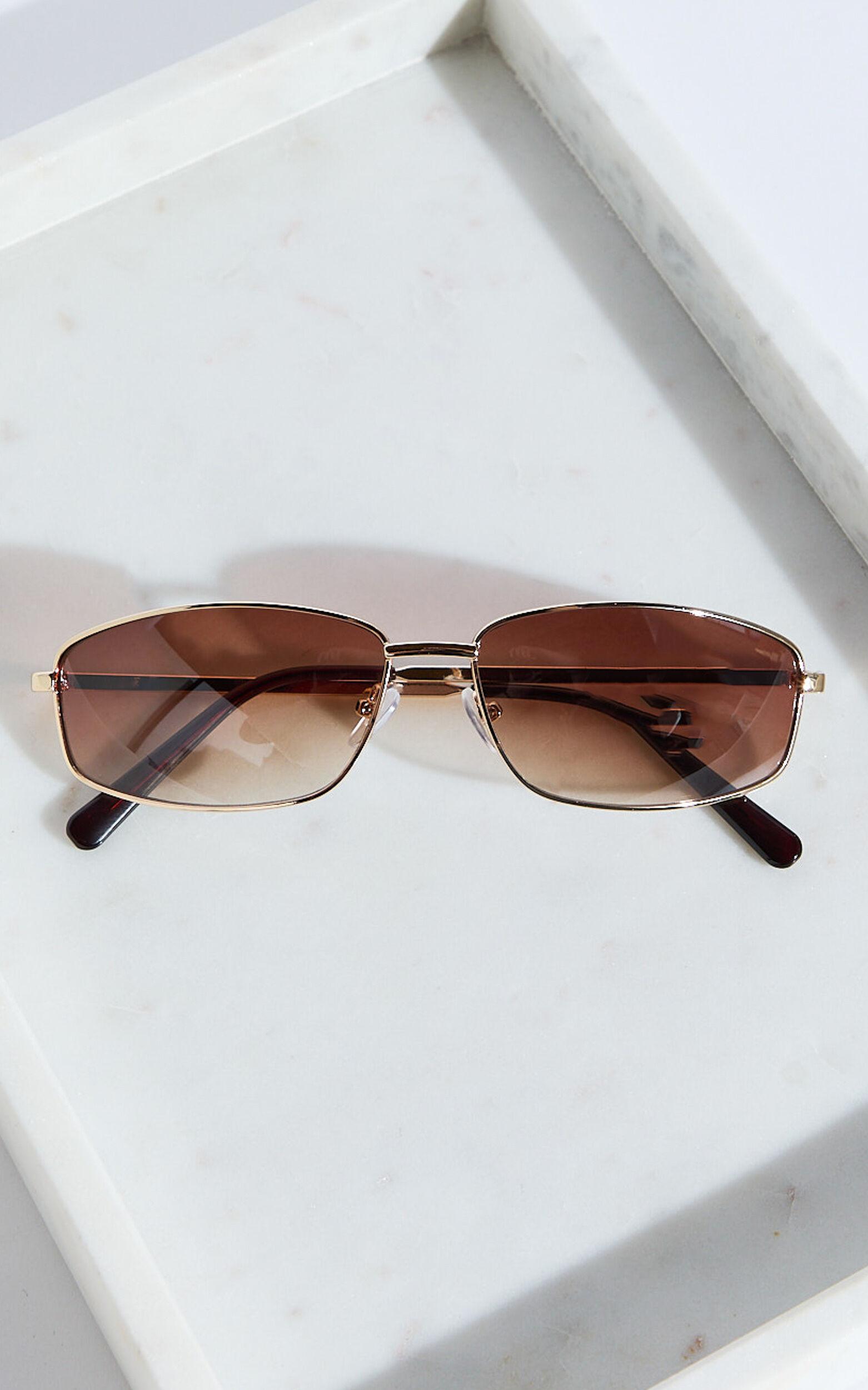 Leauna Sunglasses - Retro Oval Sunglasses in Gold/Brown Product Image
