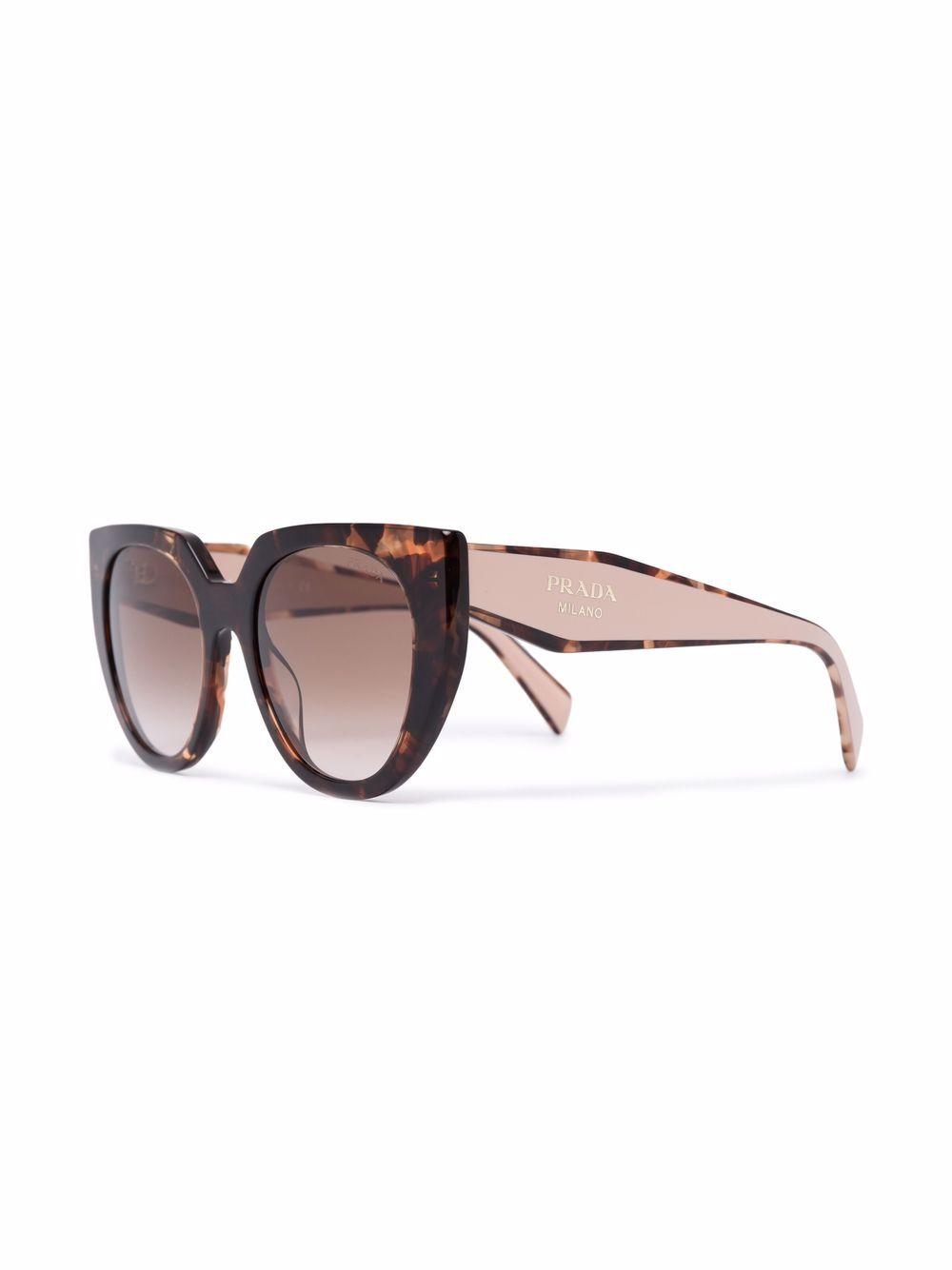 cat-eye frame sunglasses Product Image