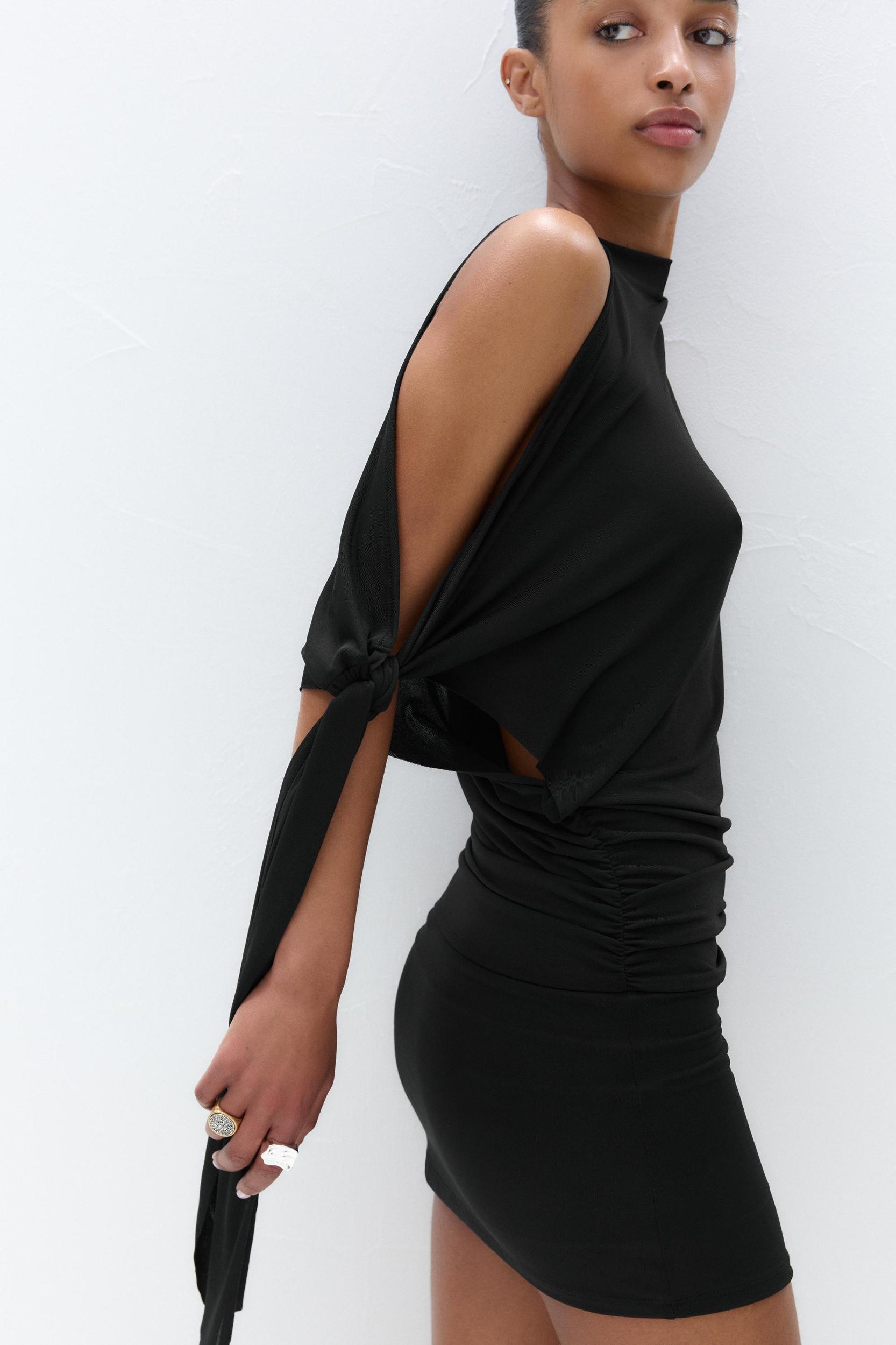 Short dress with knot detail Product Image