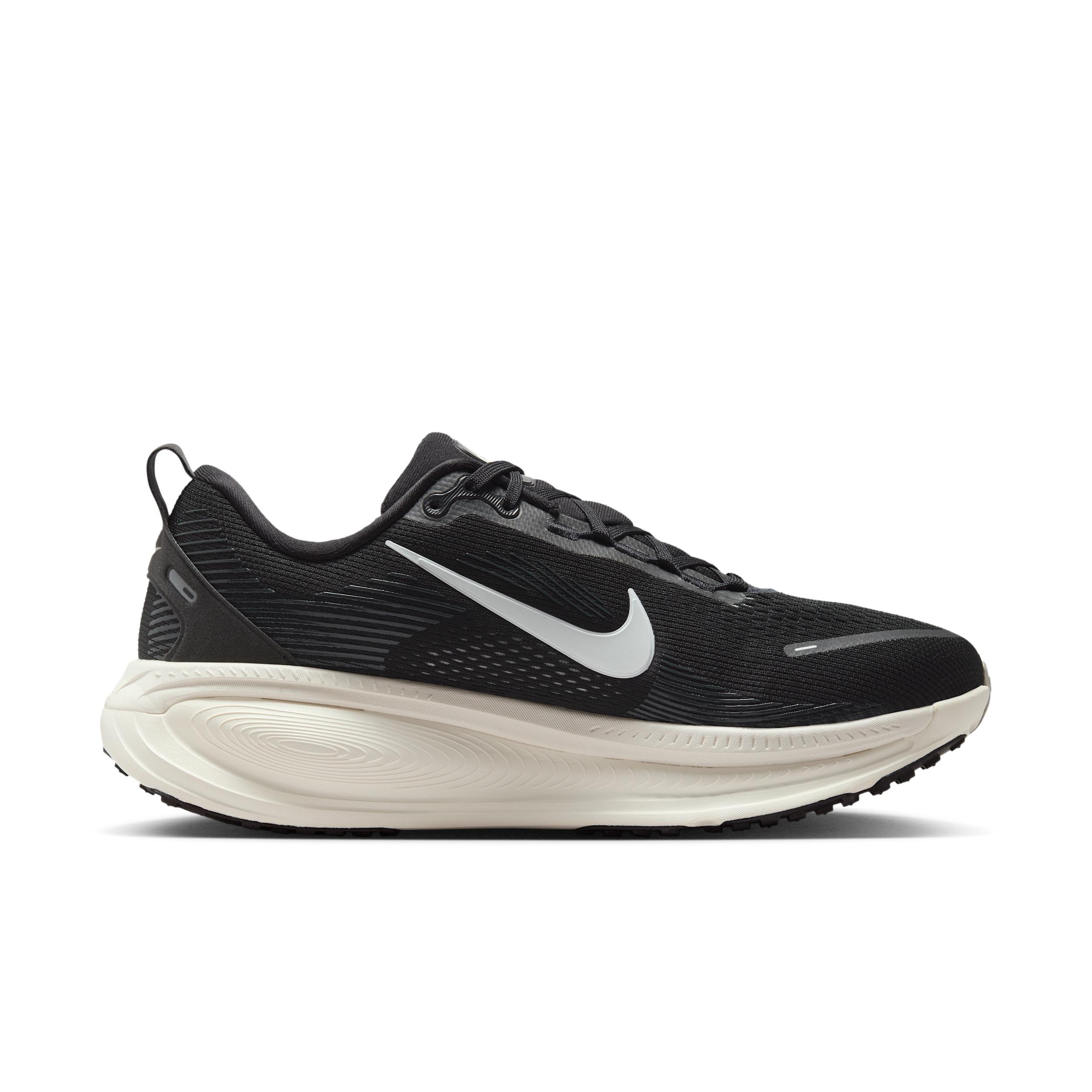 Nike Men's Vomero 18 Road Running Shoes (Extra Wide) Product Image