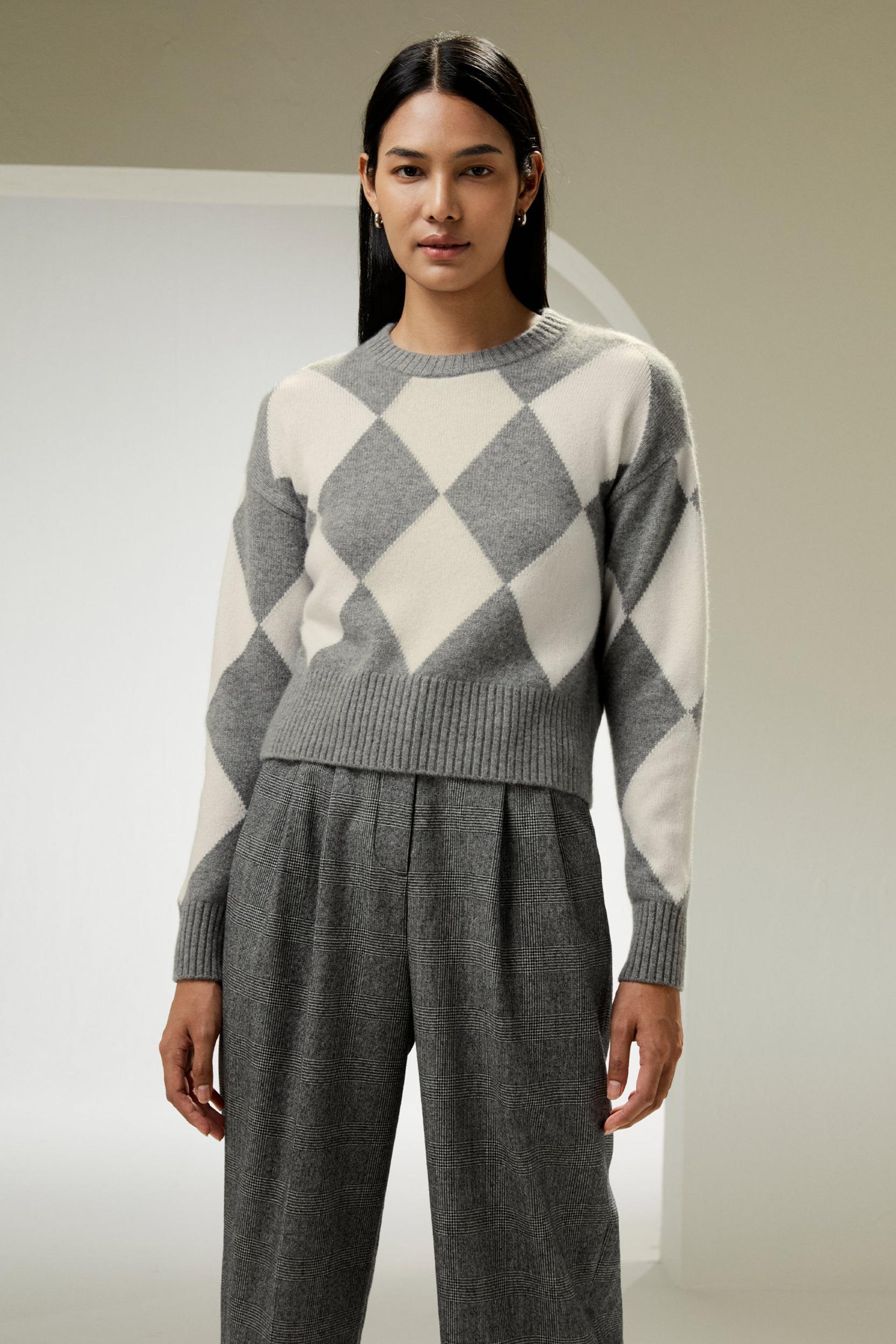 Round Neck Diamond Pattern Cashmere Sweater Product Image