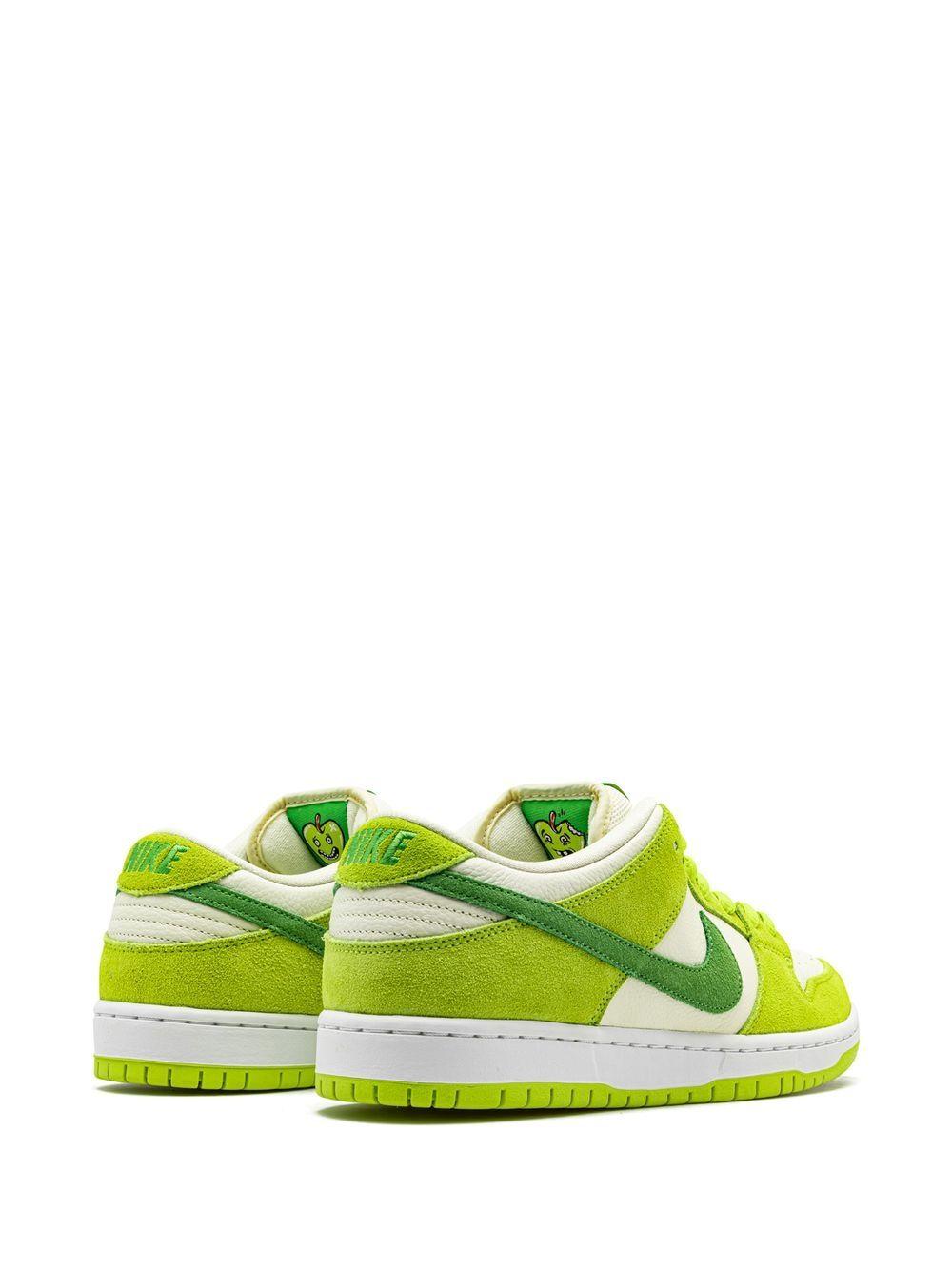 SB Dunk Low Pro "Green Apple" sneakers Product Image