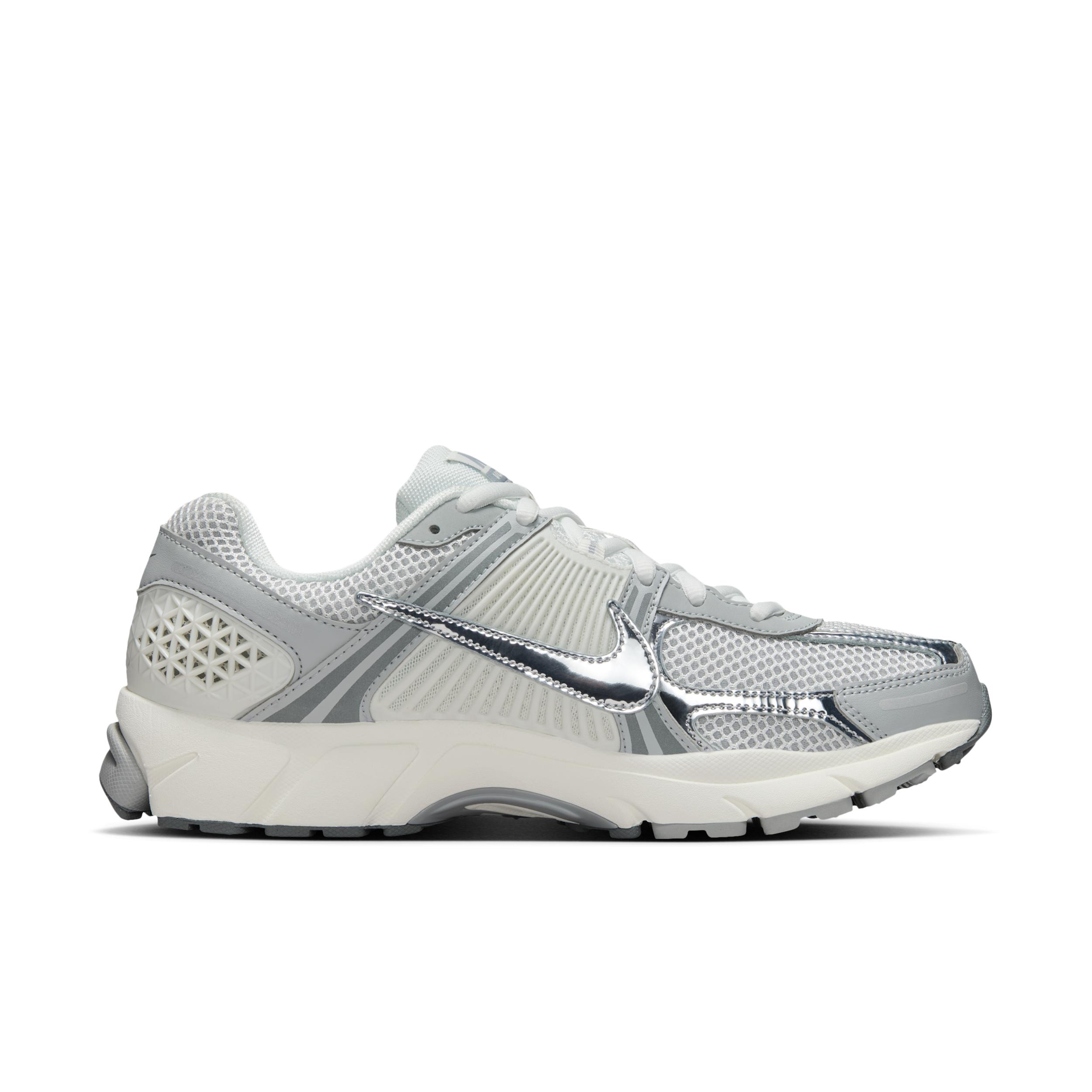 Nike Mens Zoom Vomero Shoes | IM2219-121 Product Image