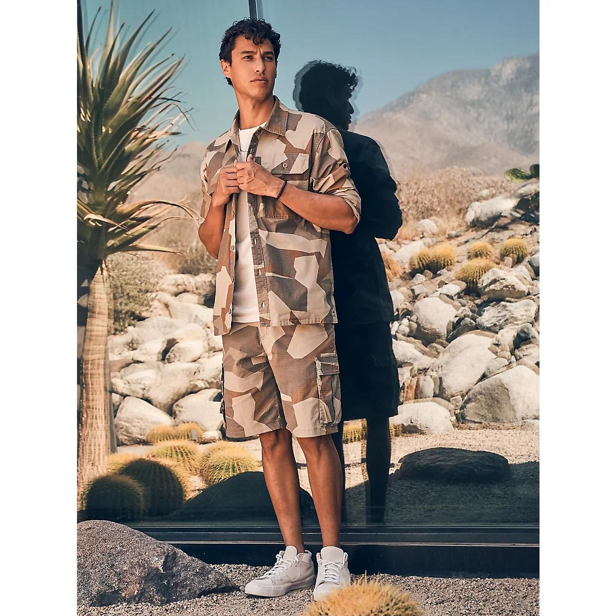 Men's Cargo Short in Rubber Product Image