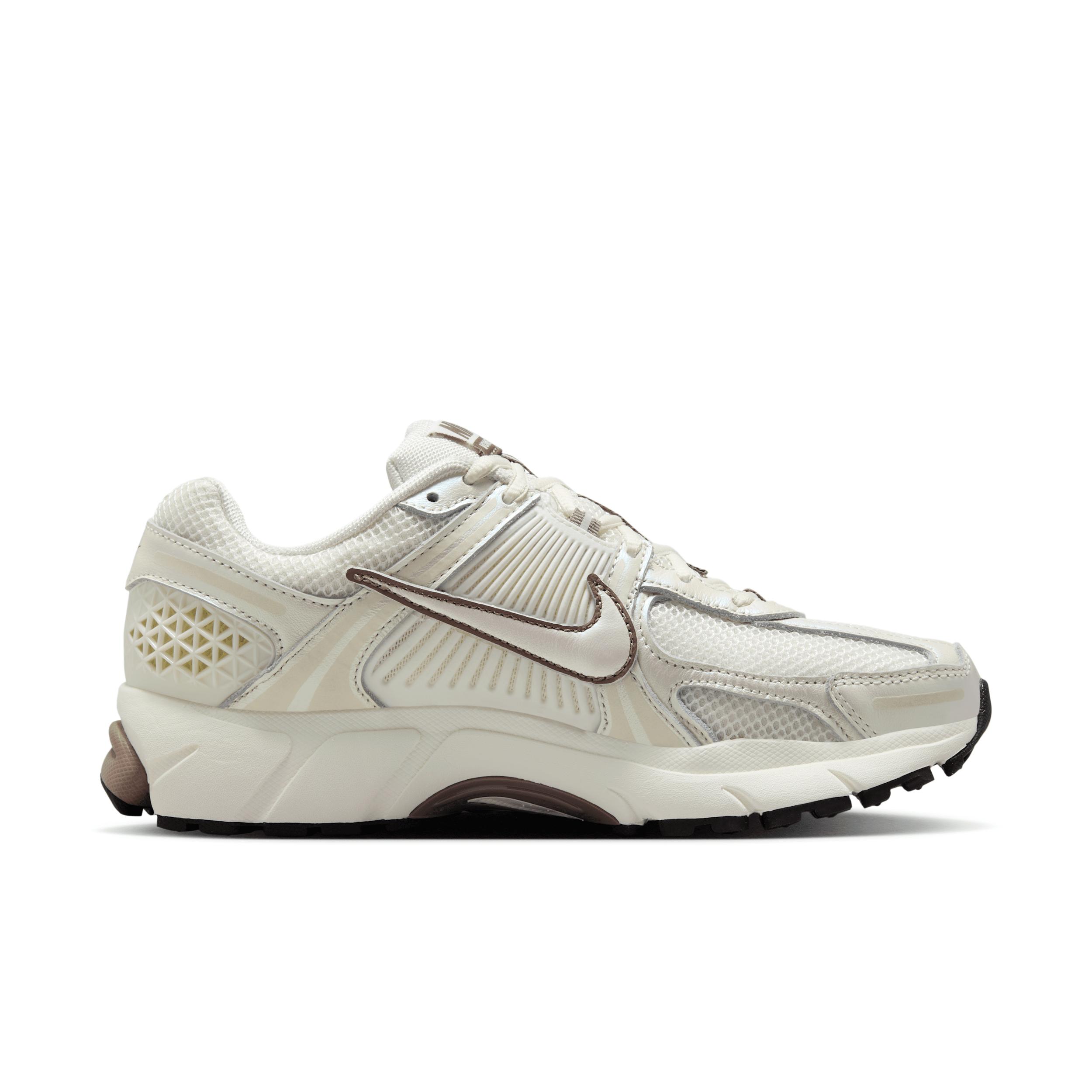 Nike Women's Zoom Vomero 5 Shoes Product Image