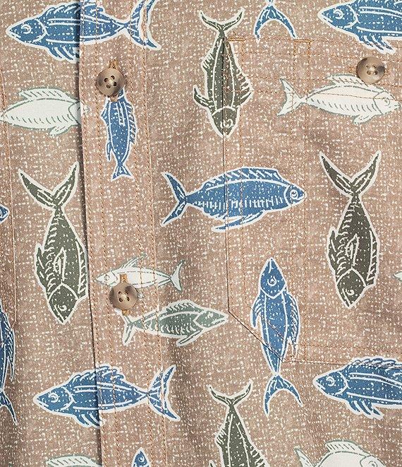 Roundtree & Yorke The Charter Performance Vented Chambray Short Sleeve Fish Print Fishing Sport Shirt Product Image