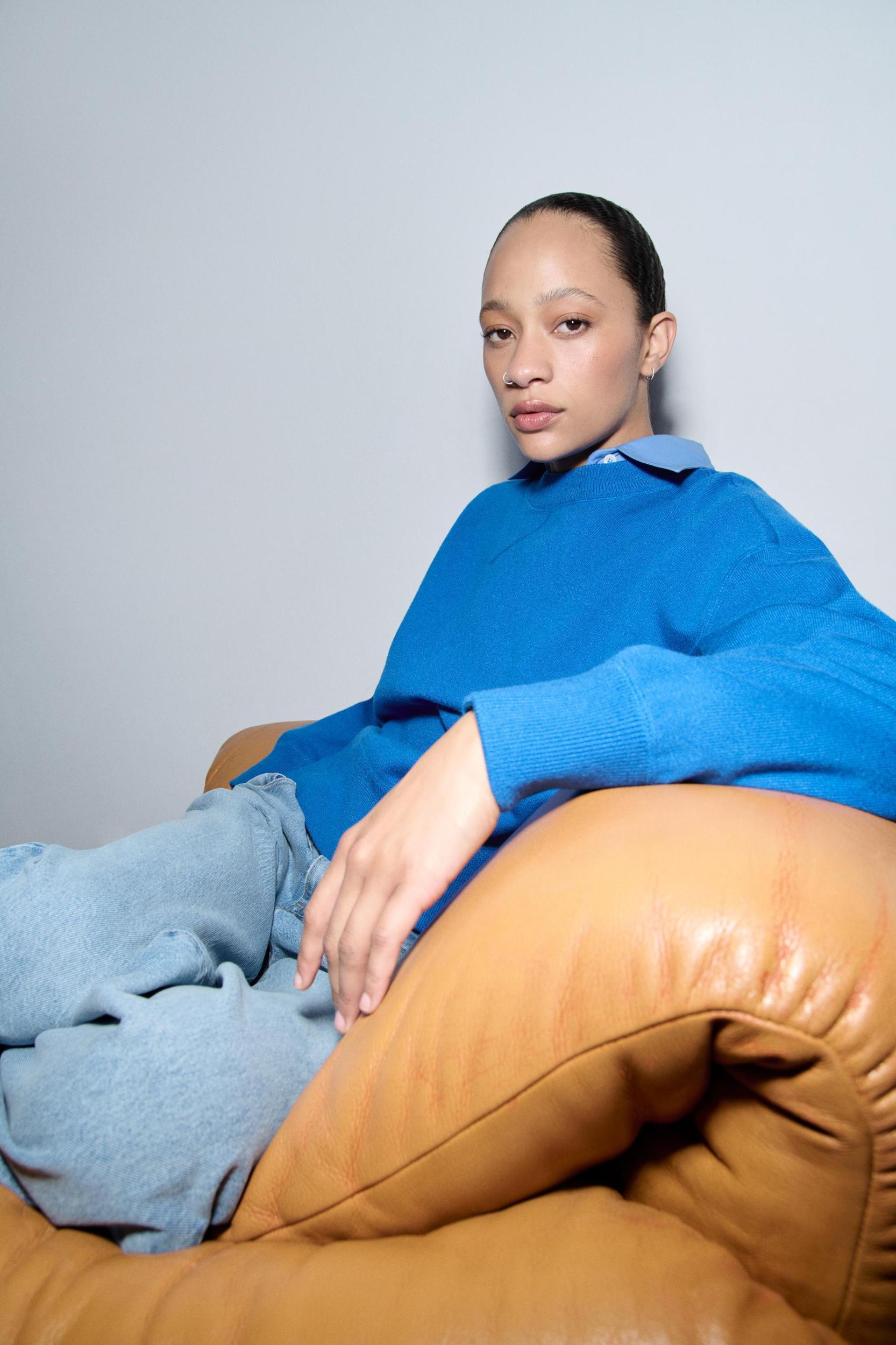 PLAIN KNIT SWEATSHIRT Product Image