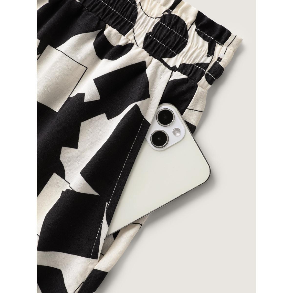 Plus Size Geometric Print Drawstring Wide-Leg Pants Women BlackFlower Loose Mid Rise Office Pants BloomChic 26/4X Product Image