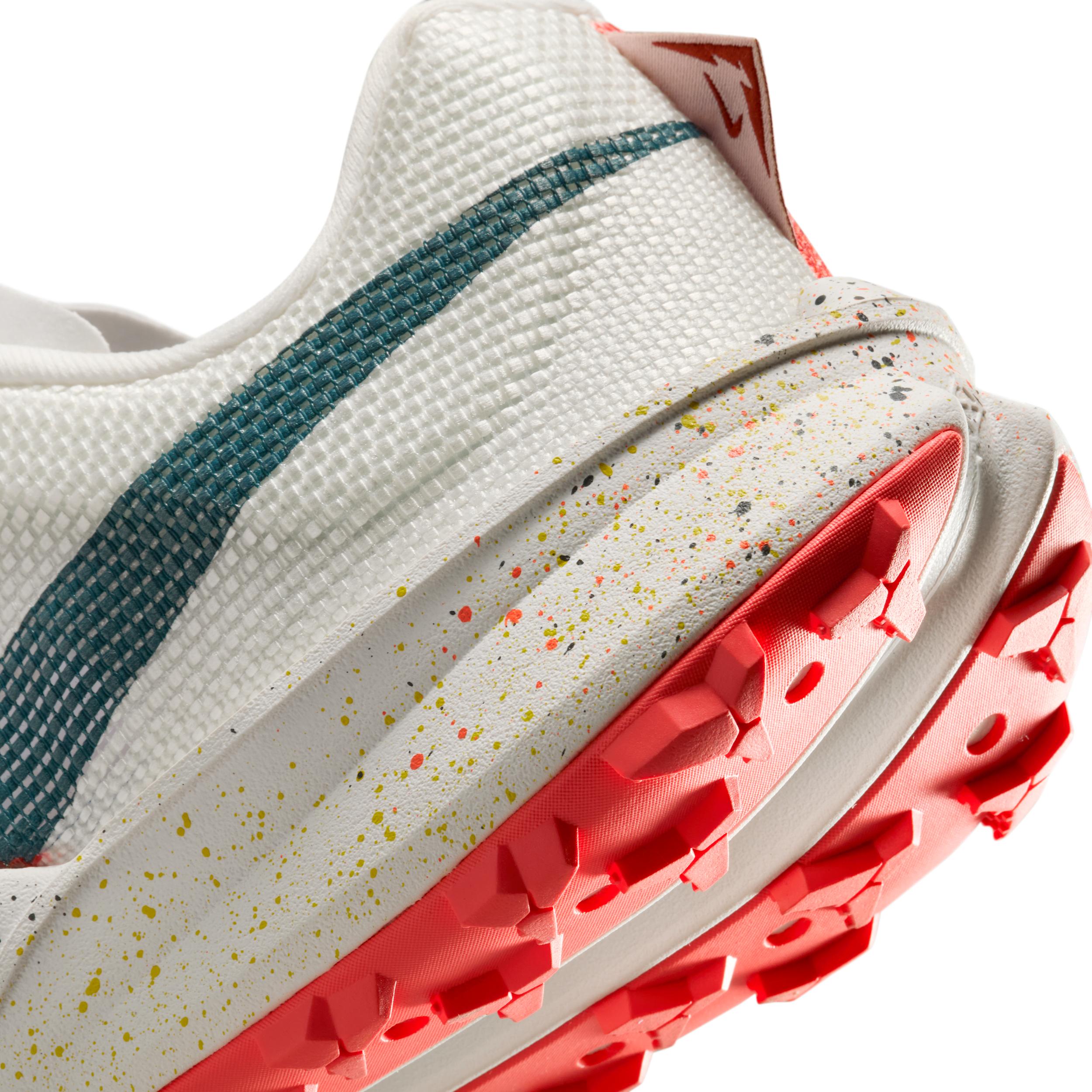 Nike Men's Kiger 10 Trail Running Shoes Product Image