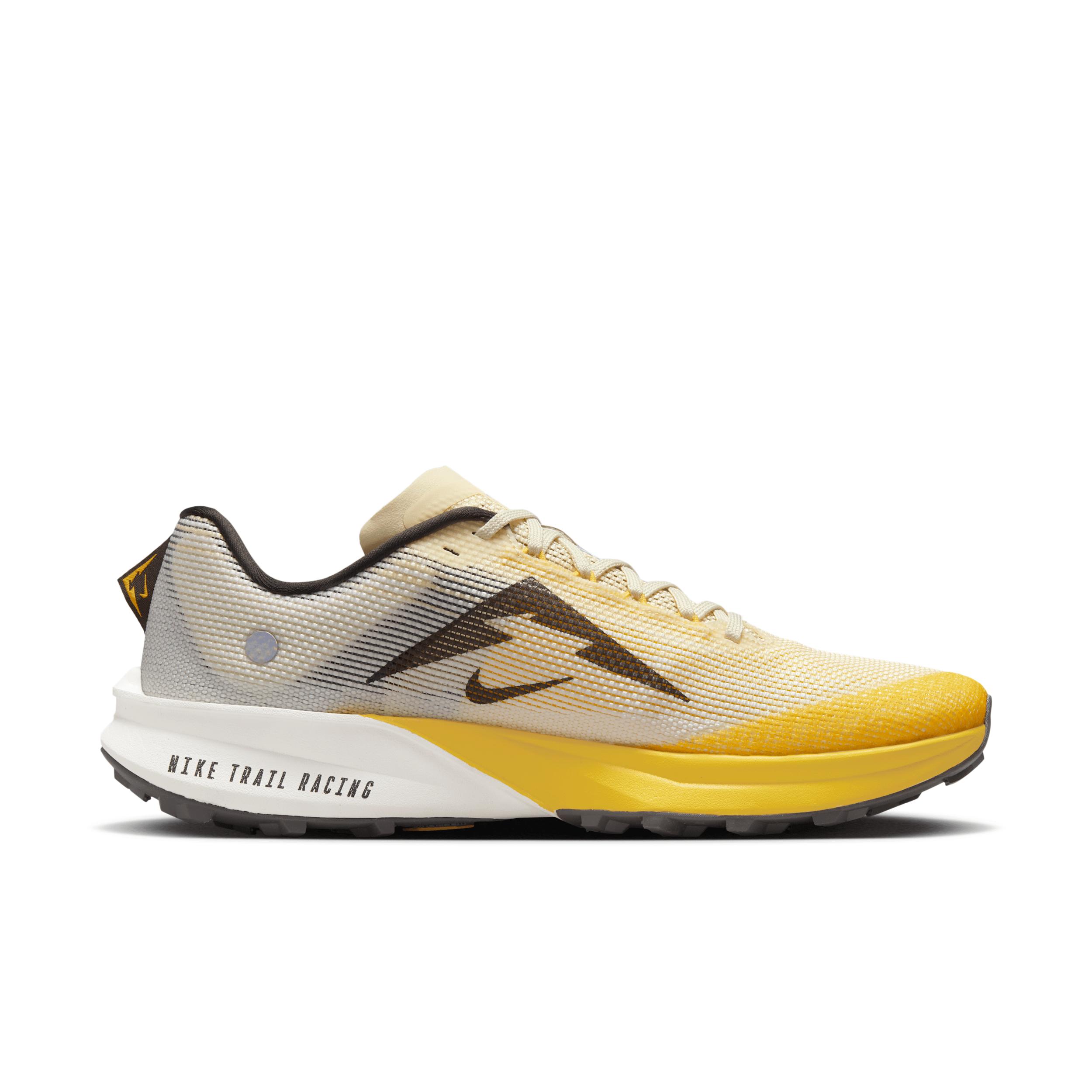 Nike Men's Kiger 10 Trail Running Shoes Product Image