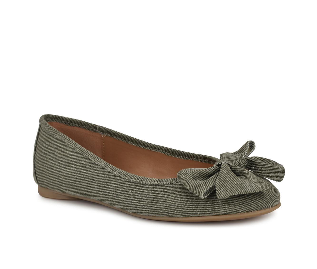 Women's Nine West Veronika Flats Product Image