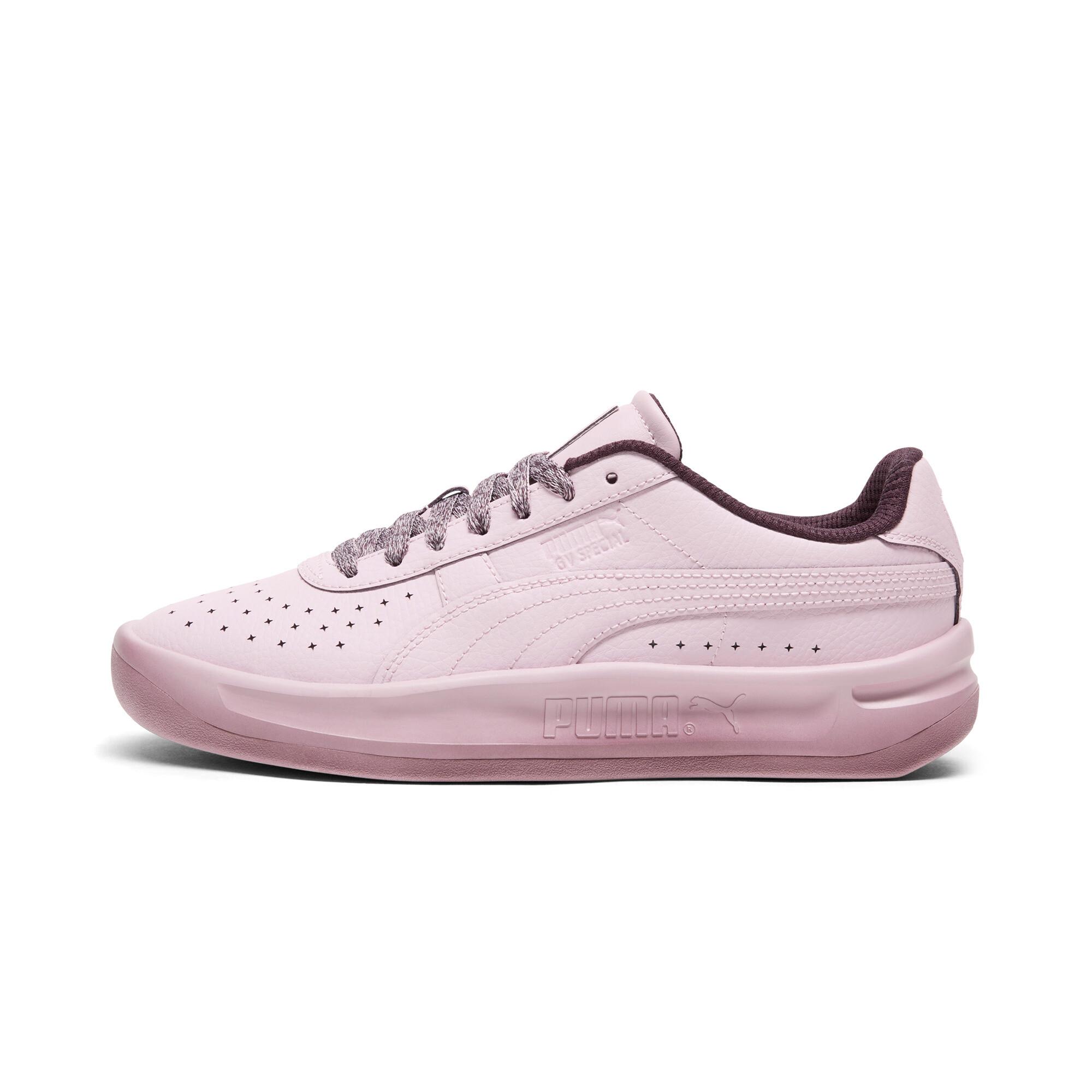 GV Special Mono Women's Sneakers Product Image