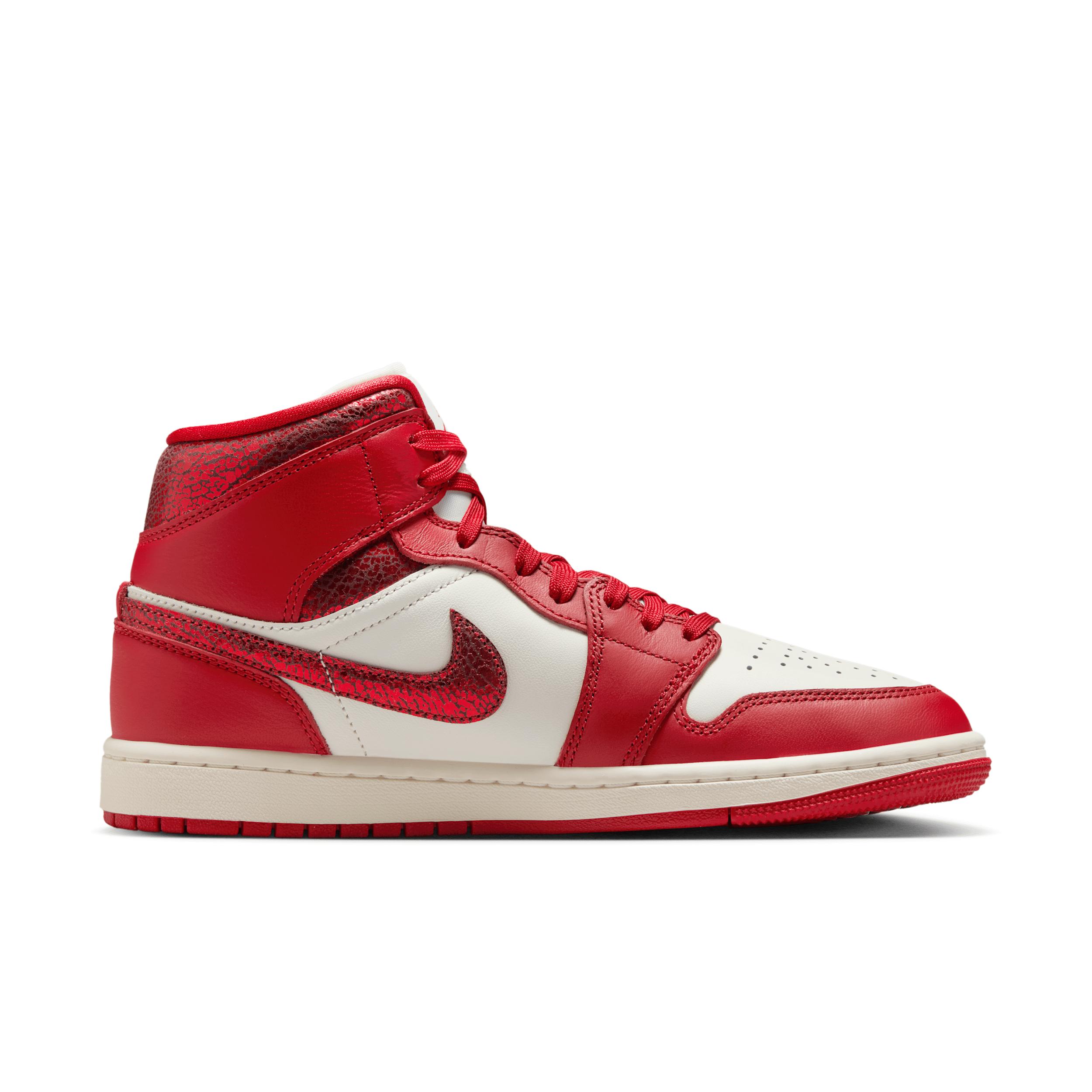 Women's Air Jordan 1 Mid SE Shoes Product Image