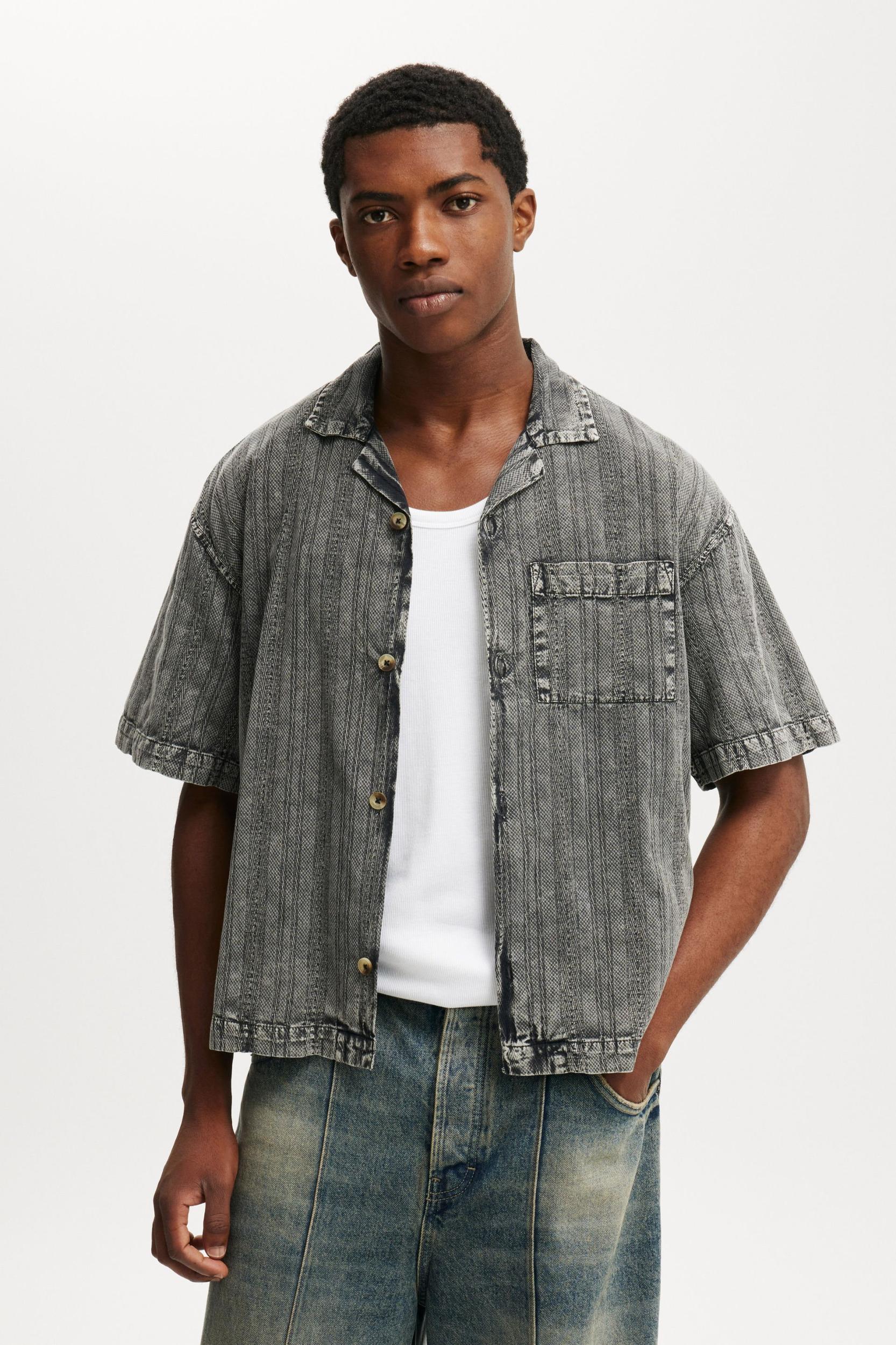 Cotton On Men - Washed Box Fit Short Sleeve Shirt Product Image