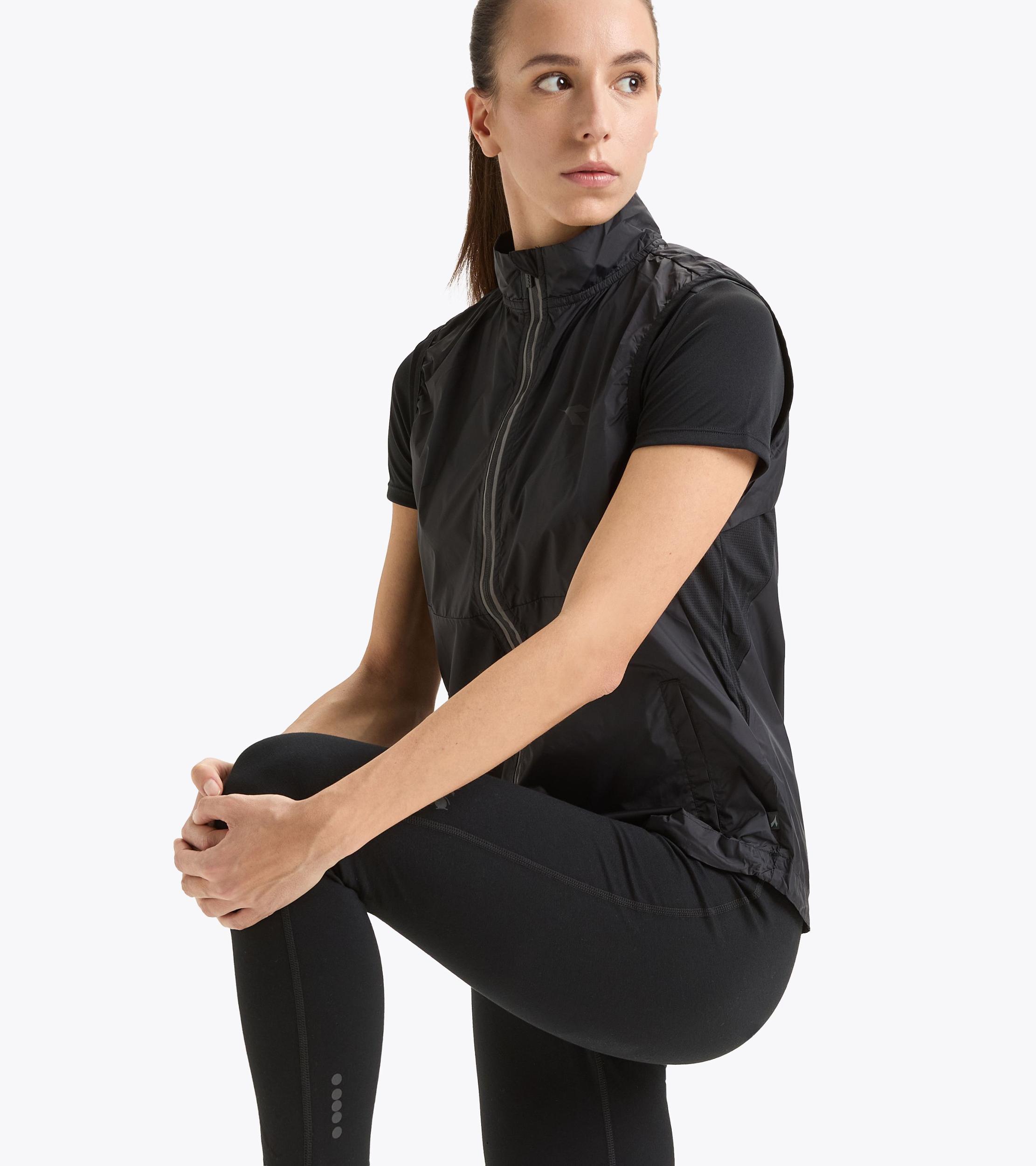 L. PACKABLE VEST Product Image