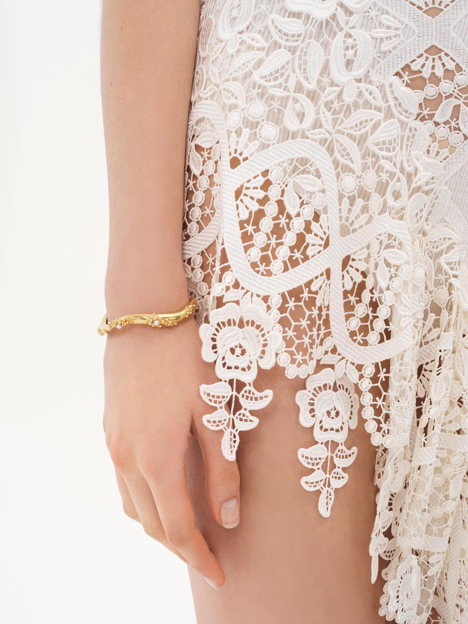 The Chloé Shells bangle Product Image
