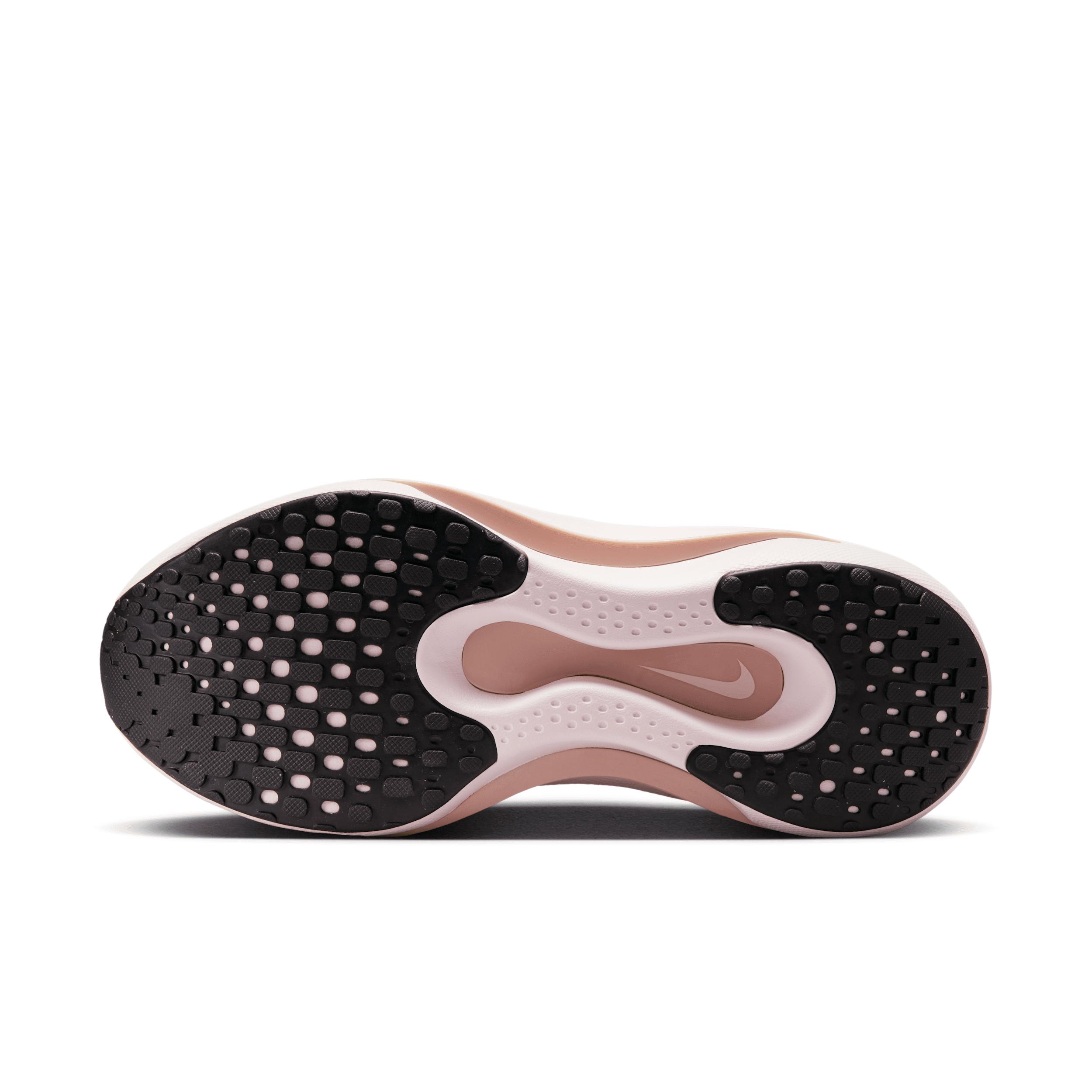 Nike Women's Reina EasyOn Premium Shoes Product Image