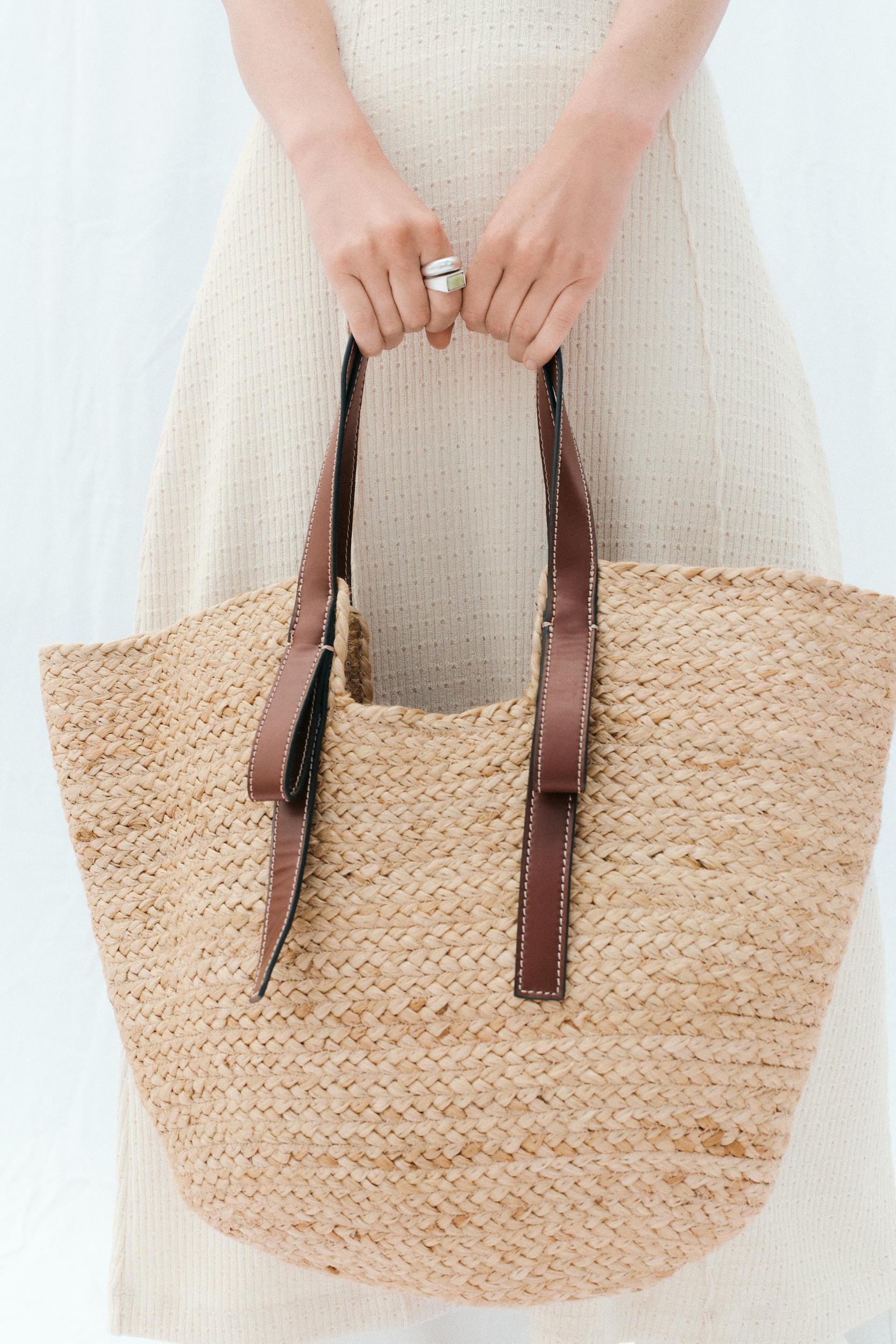 WOVEN SHOPPER BAG Product Image