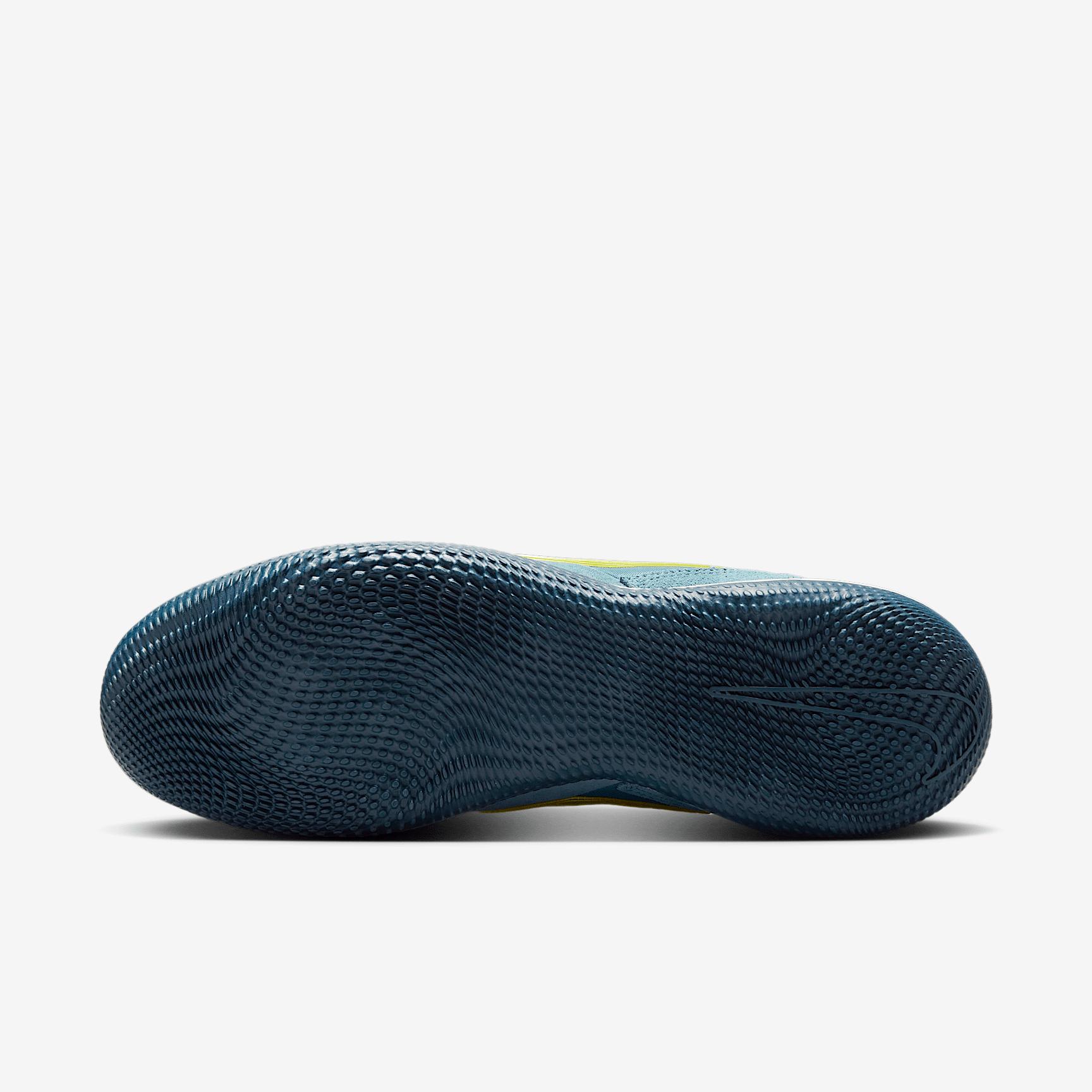 Nike Streetgato Low-Top Soccer Shoes Product Image