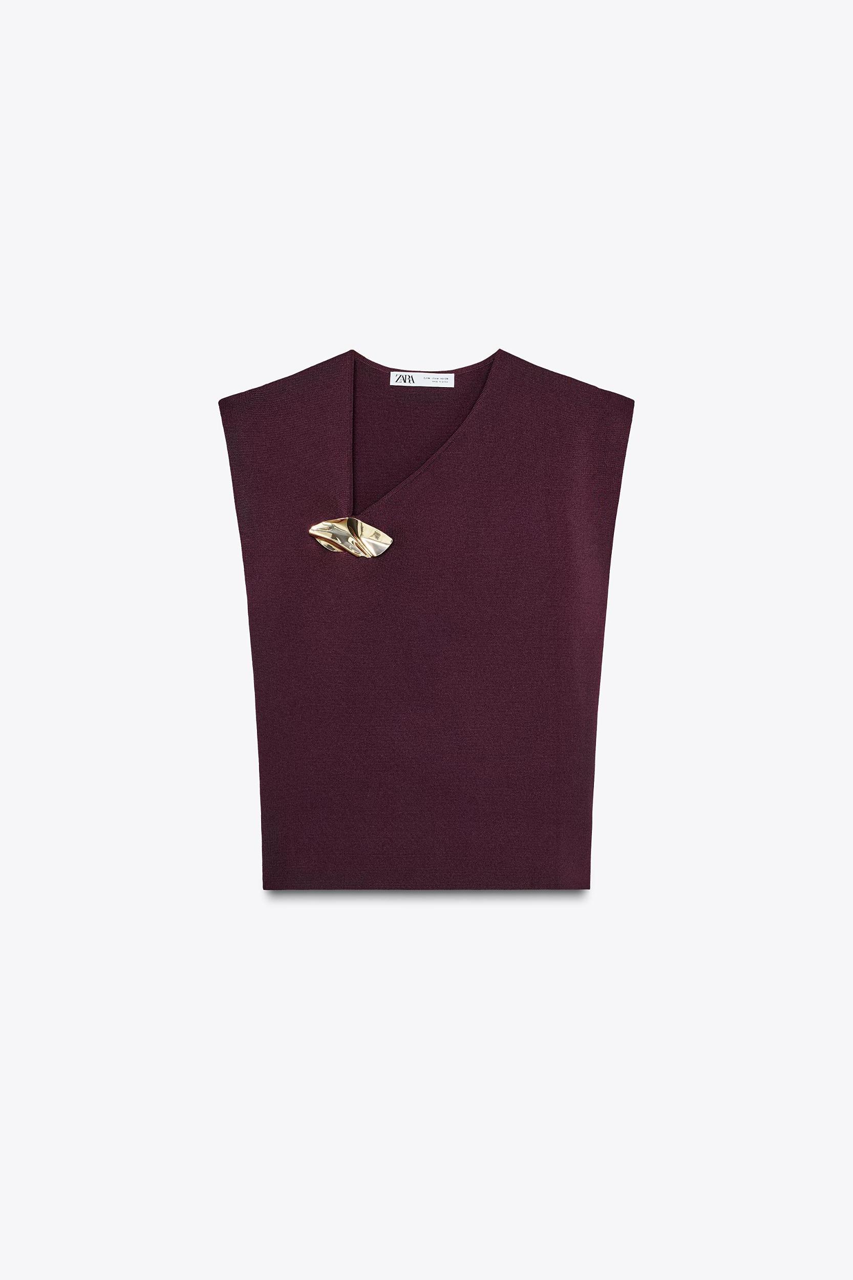KNIT TOP WITH GOLDEN APPLIQUÉ Product Image