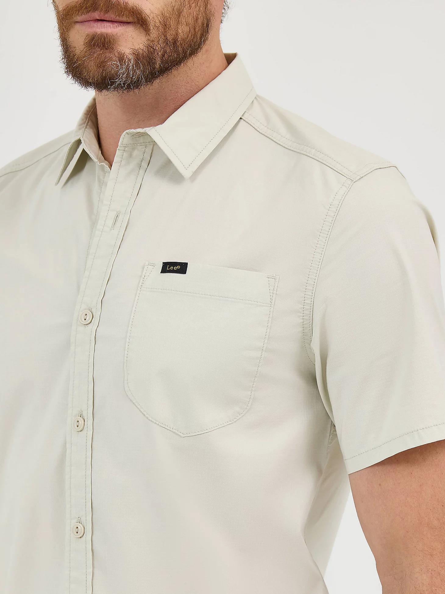 Men's Extreme Motion Short Sleeve Performance Shirt | Men's Tops & Tees | Lee® Product Image