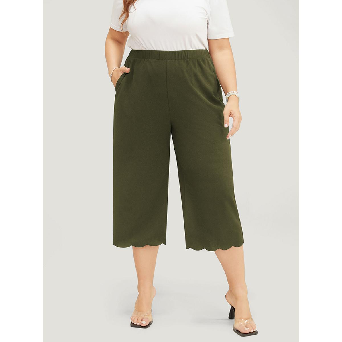 Plus Size Plain Pocket Scalloped Trim Pants Women ArmyGreen Casual Loose High Rise Dailywear Pants BloomChic 12/L Product Image