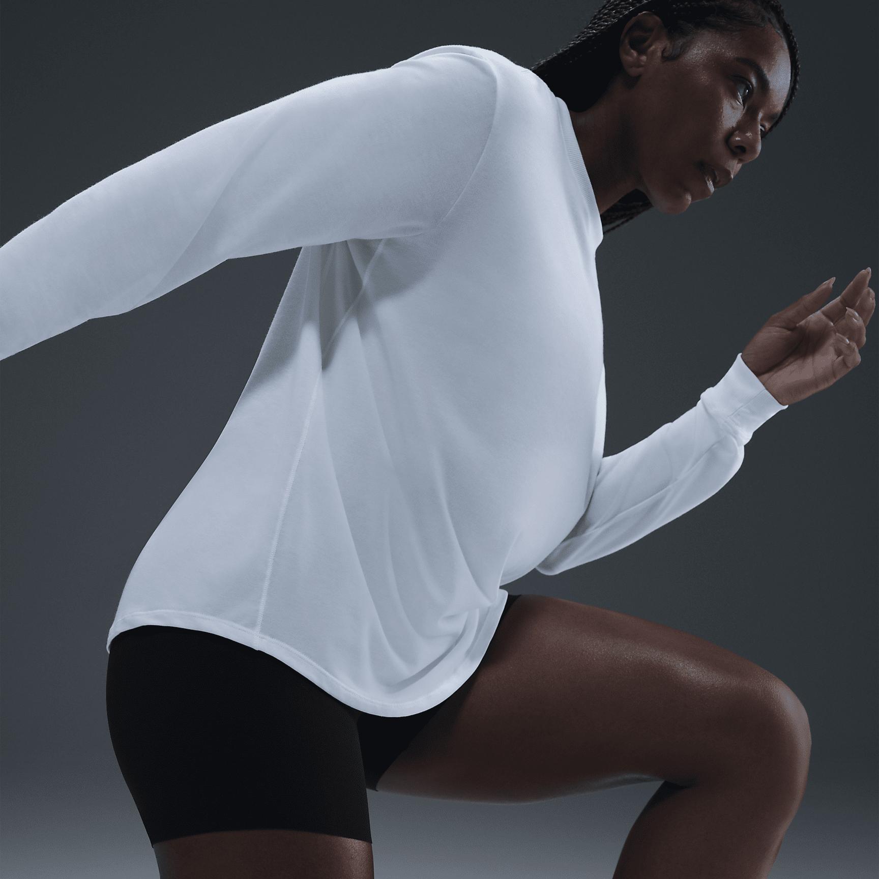 Nike One Relaxed Women's Dri-FIT Long-Sleeve Top Product Image