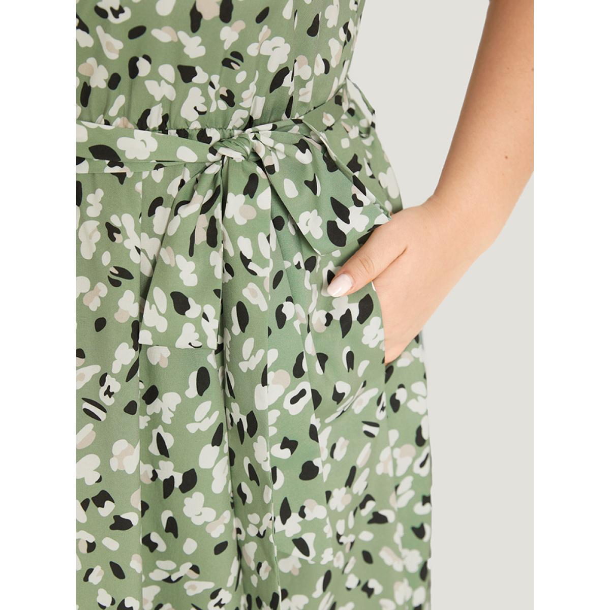 Plus Size Allover Print Halter Keyhole Pocket Belted Ties Dress Green Women Elegant Belted Halter neck Sleeveless Curvy Midi Dress BloomChic 12/L Product Image